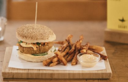 Karls_Kraut_Kichererbsen_Erbsen_Burger.png