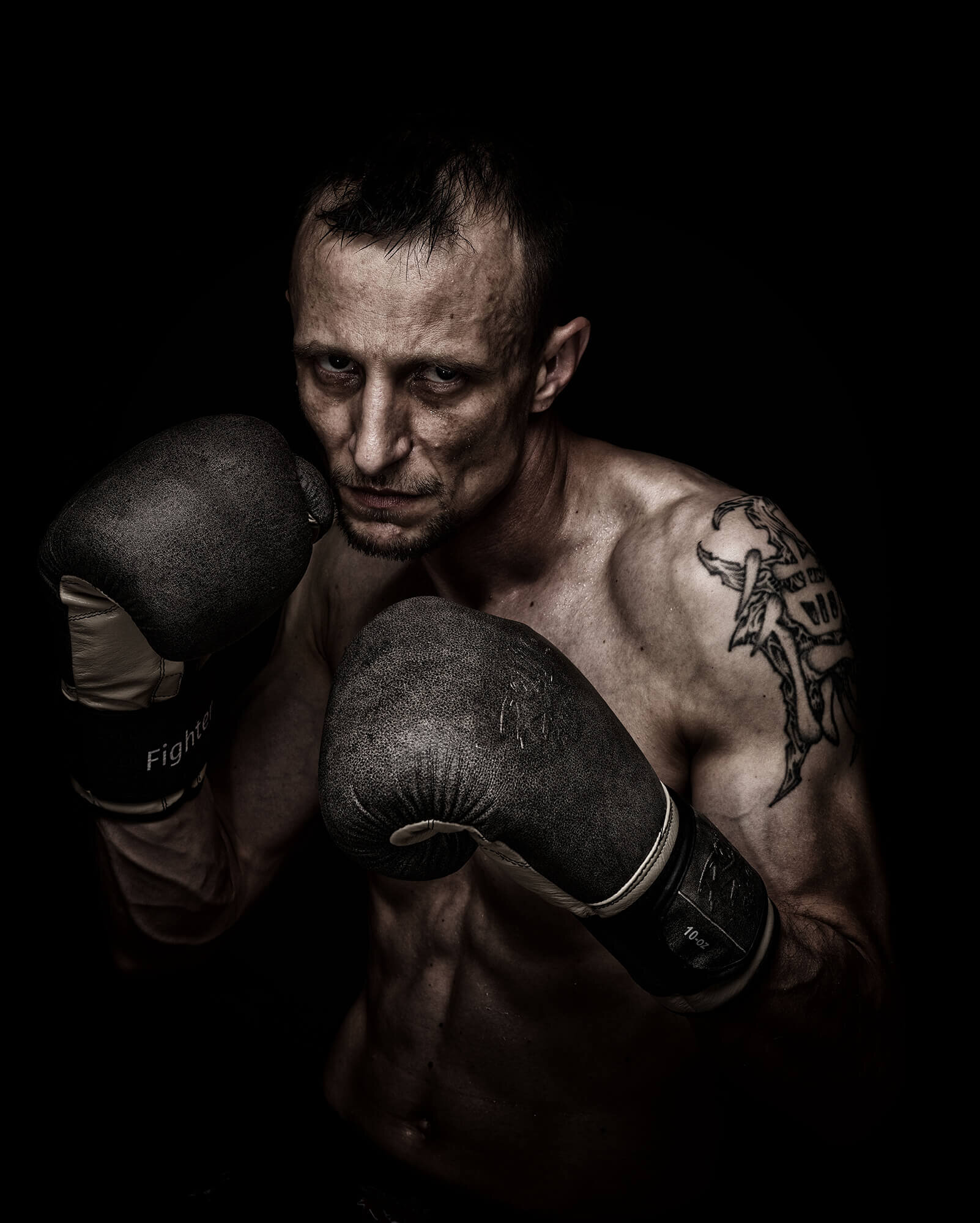 portretfoto-kickboxer-muay-thai-boxing-man.jpg