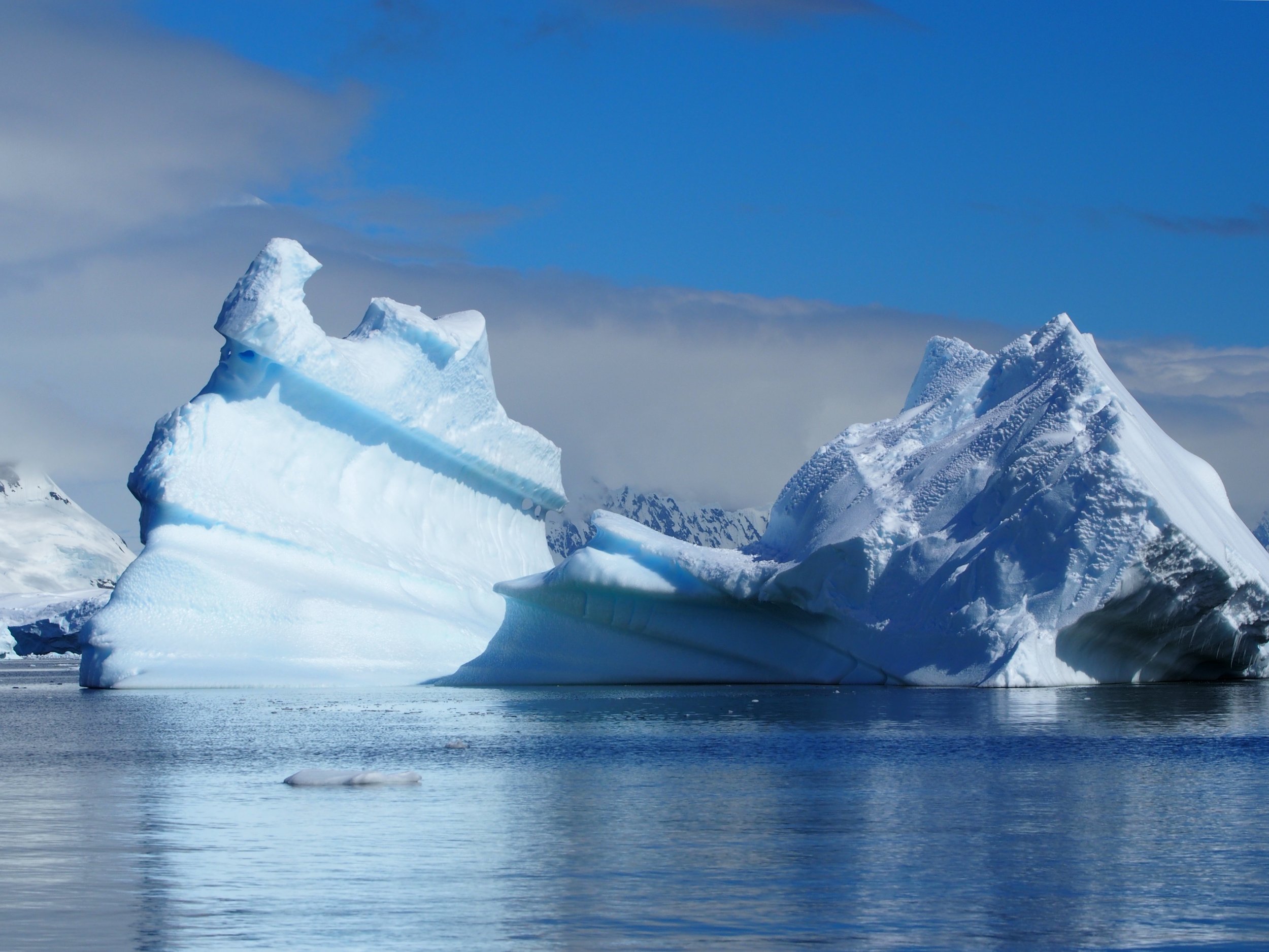 What Colour is an Iceberg?