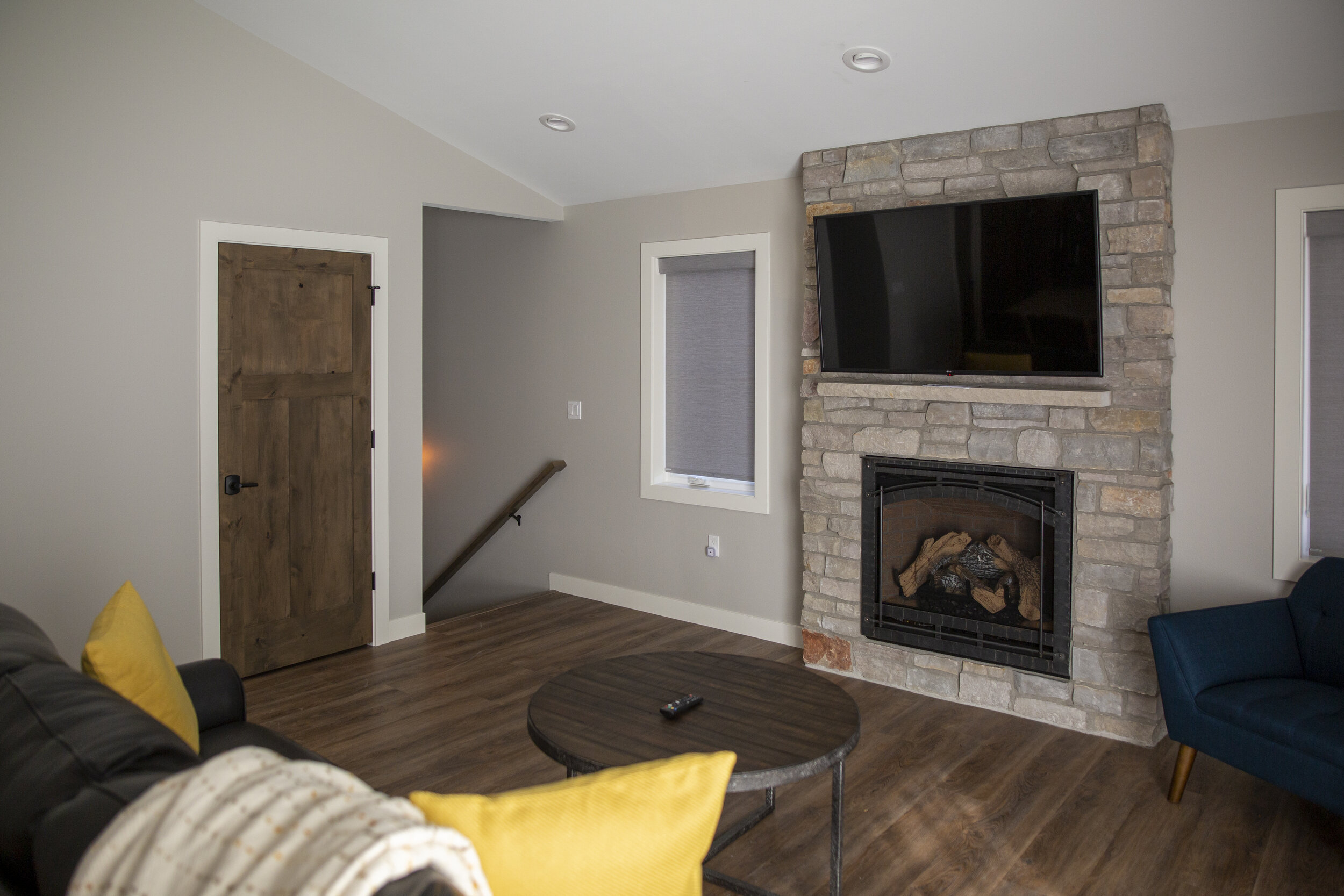 571 Living Room 2 with Fireplace