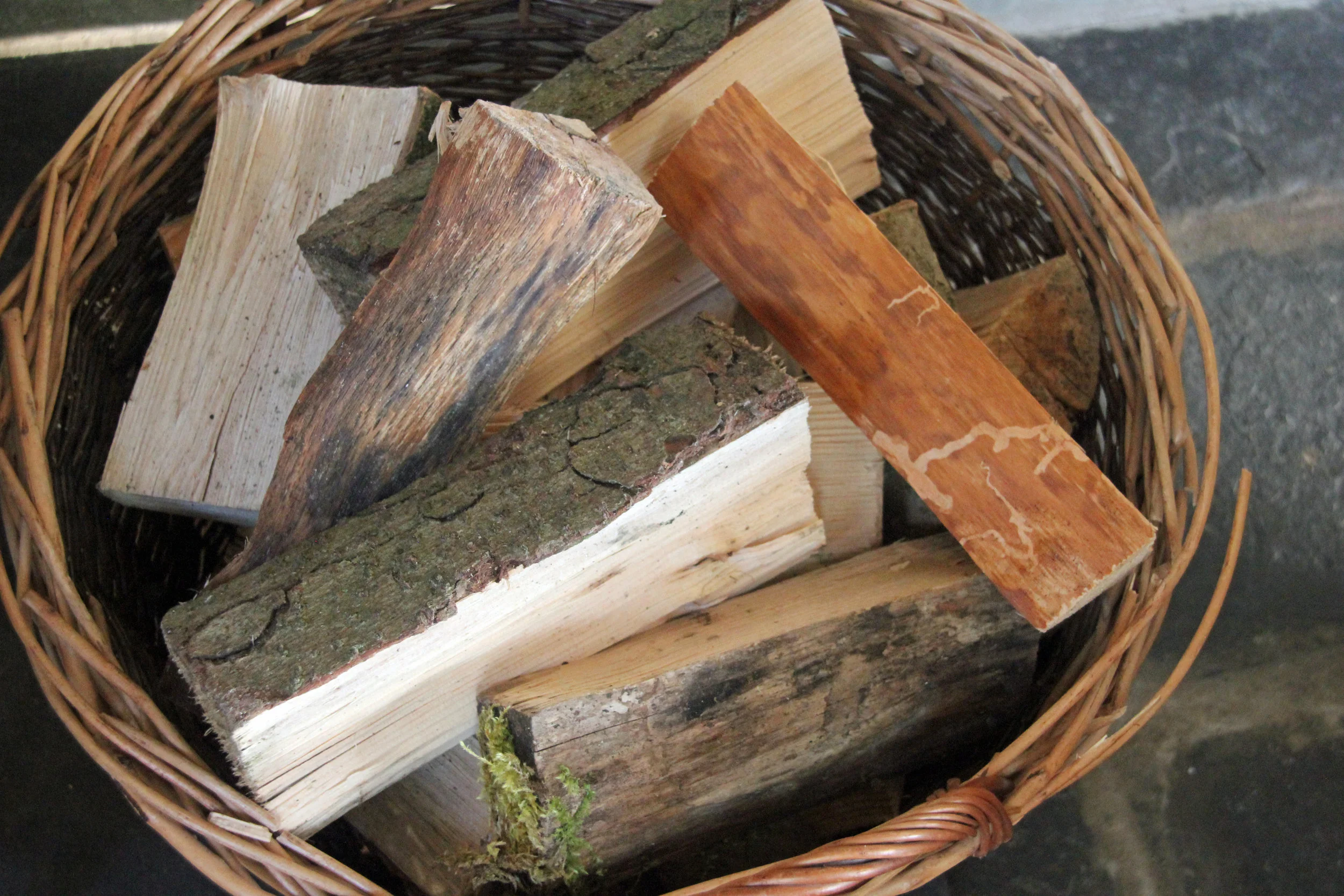 The Drovers Retreat log basket with wood from Graig Farm