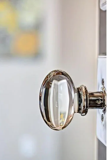 Emtek crystal knob as seen on http://www.clarkandcohomes.com/details