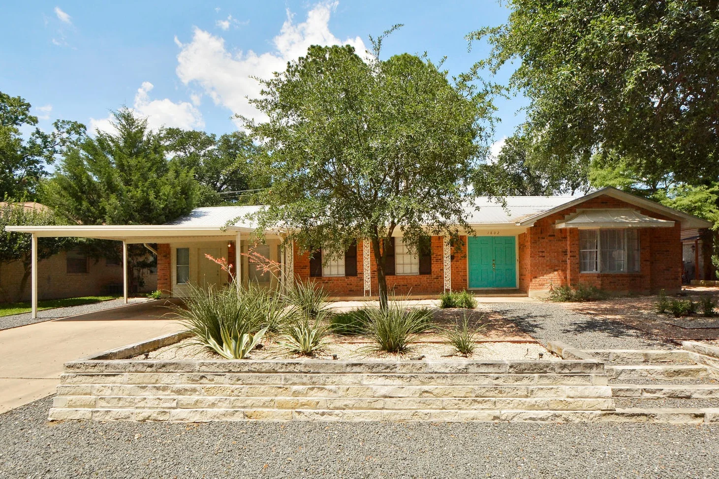 LISTED FOR $475,000