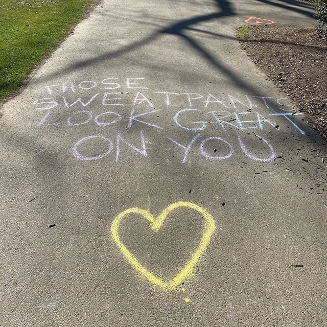 ❤️Ghost hug!🤗 you can feel it but it&rsquo;s not there❤️
.
.
#socialdistancing #getoutside #isolation #park #walkinthepark #portlandoregon #laurelhurstpark #spring2020