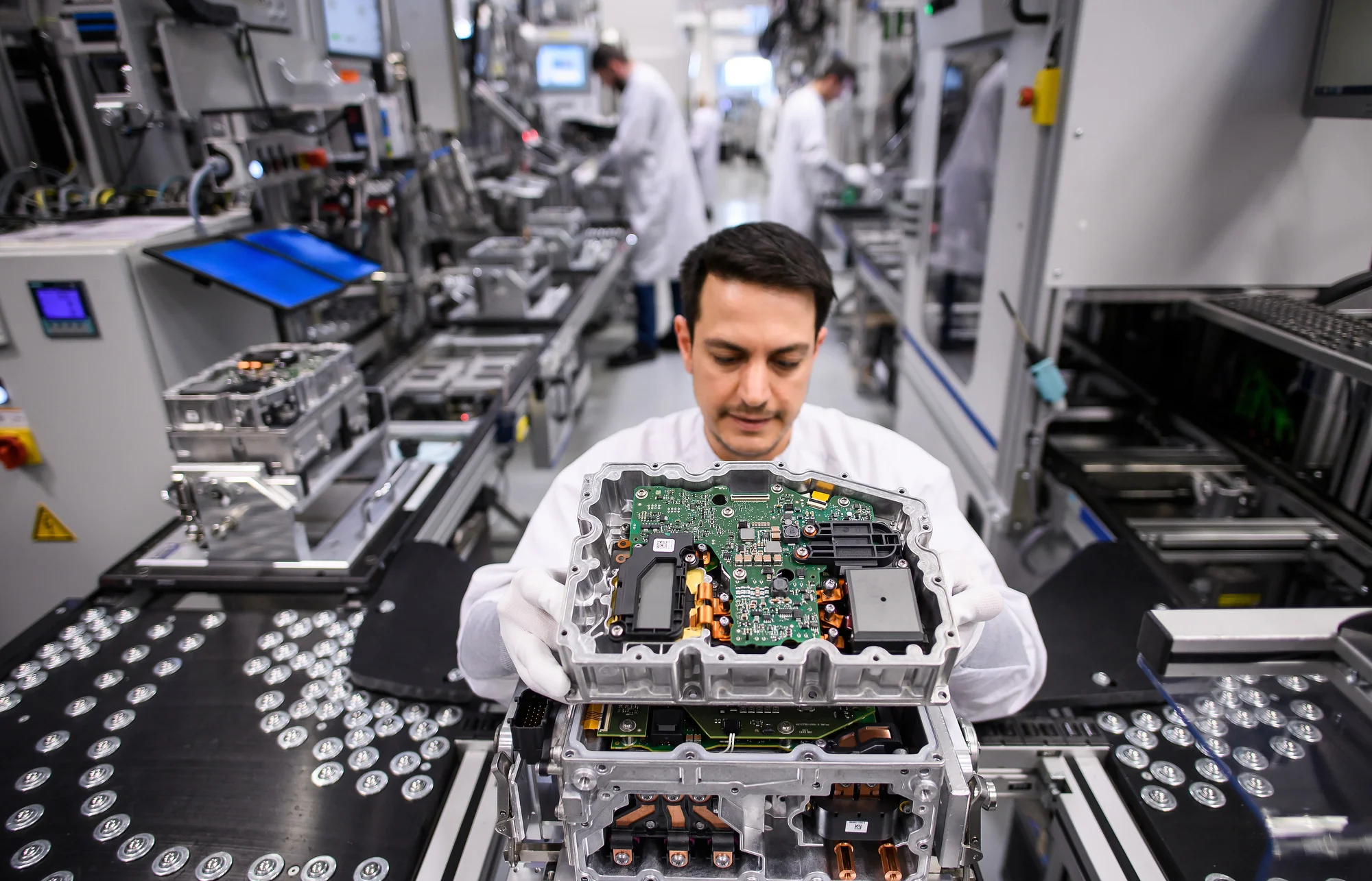 Continental releases third generation EV power module