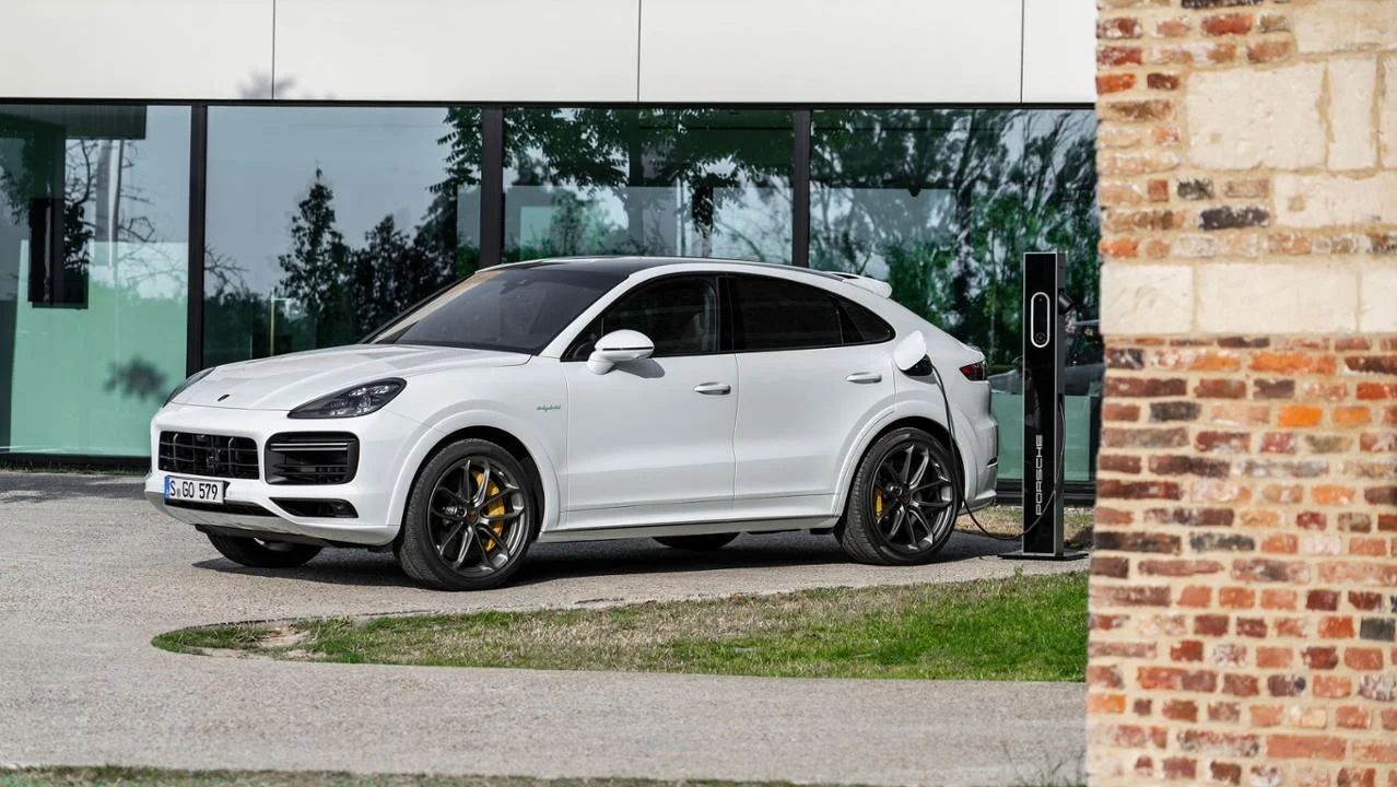 The most powerful Porsche SUV ever is a hybrid