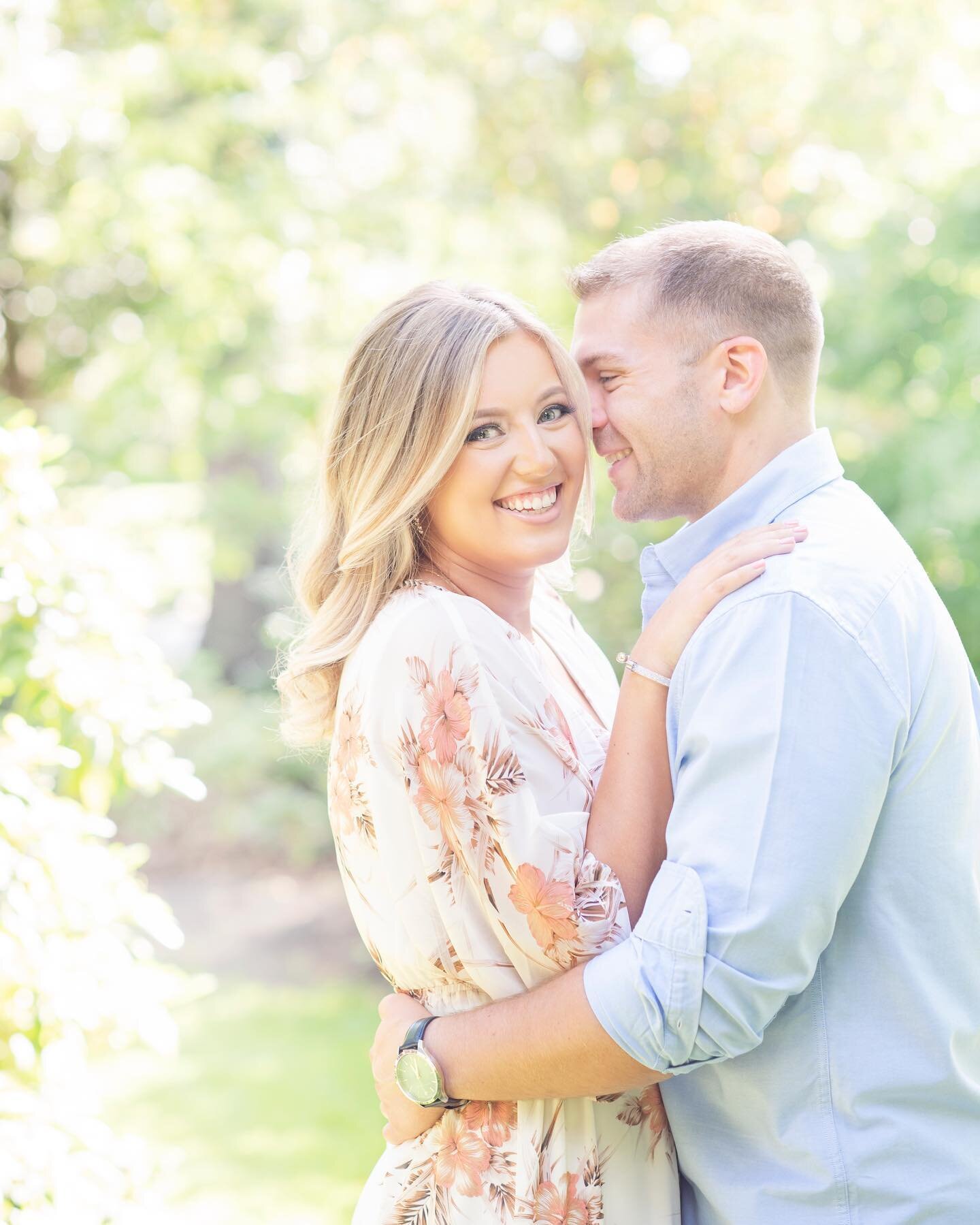 💕✨ D A N I E L L E &amp;  C A M ✨💕

I got to capture Danielle &amp; Camerons engagement session at one of my favorite spots- Sayen Gardens! The lighting was soooo dreamy! And so was this beautiful couple! @daniellebutler 💕✨

@sayenhouseandgardens 