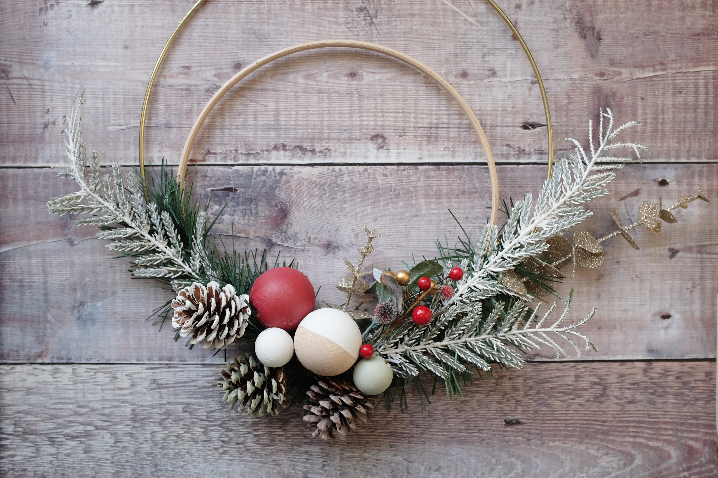A modern festive wreath