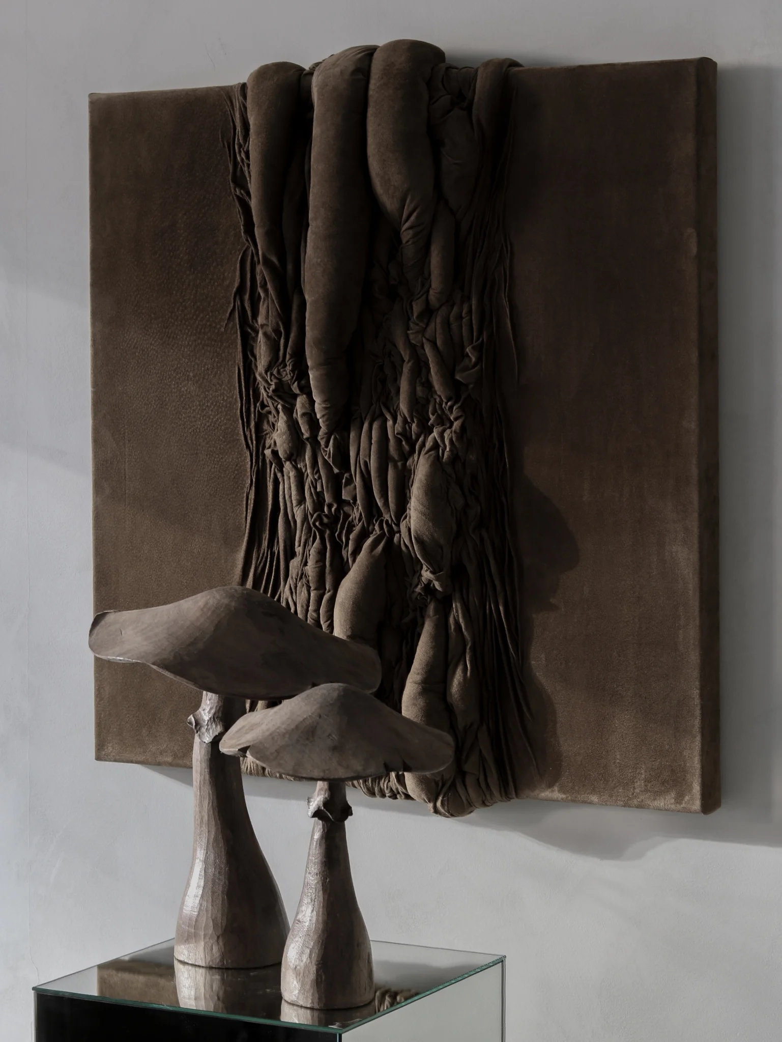 Knobbly No.2 hanging i Perspective Studio, Sweden