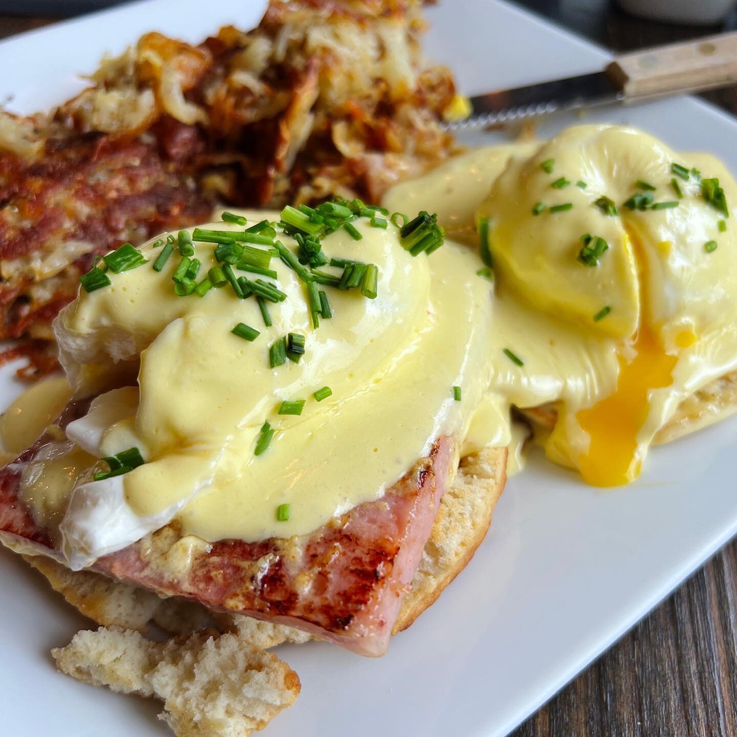 Saturdays are made for #brunch and #eggsbenedict. A quick stop at @sugarbritchescafe for a Biscuit Benny and all is right in the world.