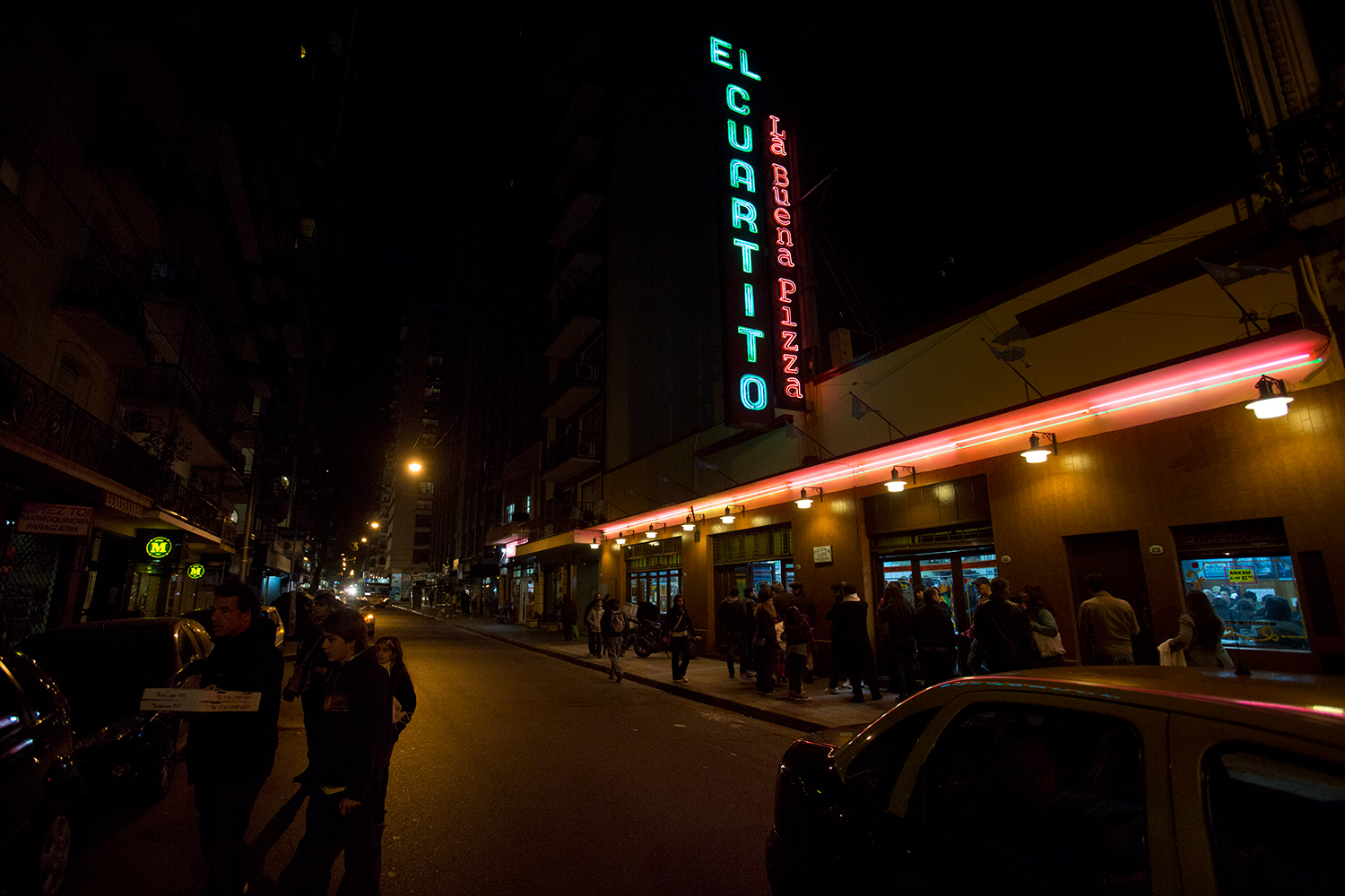  SLIDESHOW: Pizza at El Cuartito in Buenos Aires. 