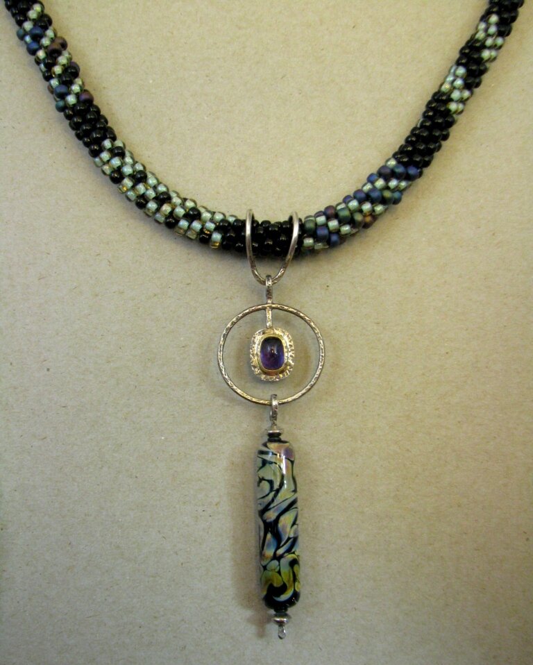 Traver's Necklace Set