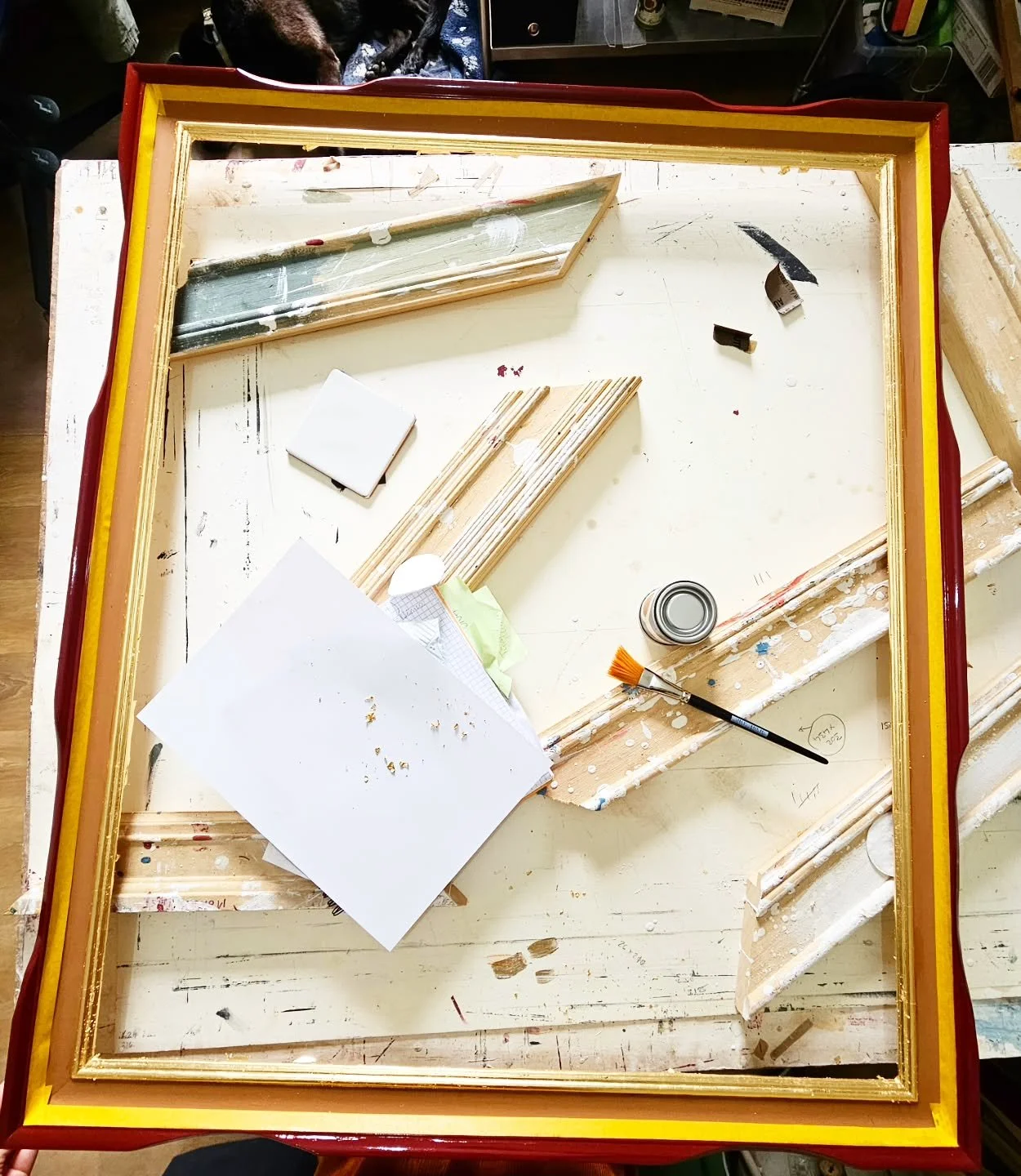 It's August and Autumn is in the air
So it's time for some Tuesday red gold 
23ct finishing 🍁🌟
Perfect timing for what promises to be a rather spectacular frame 🧡
.
More to come...