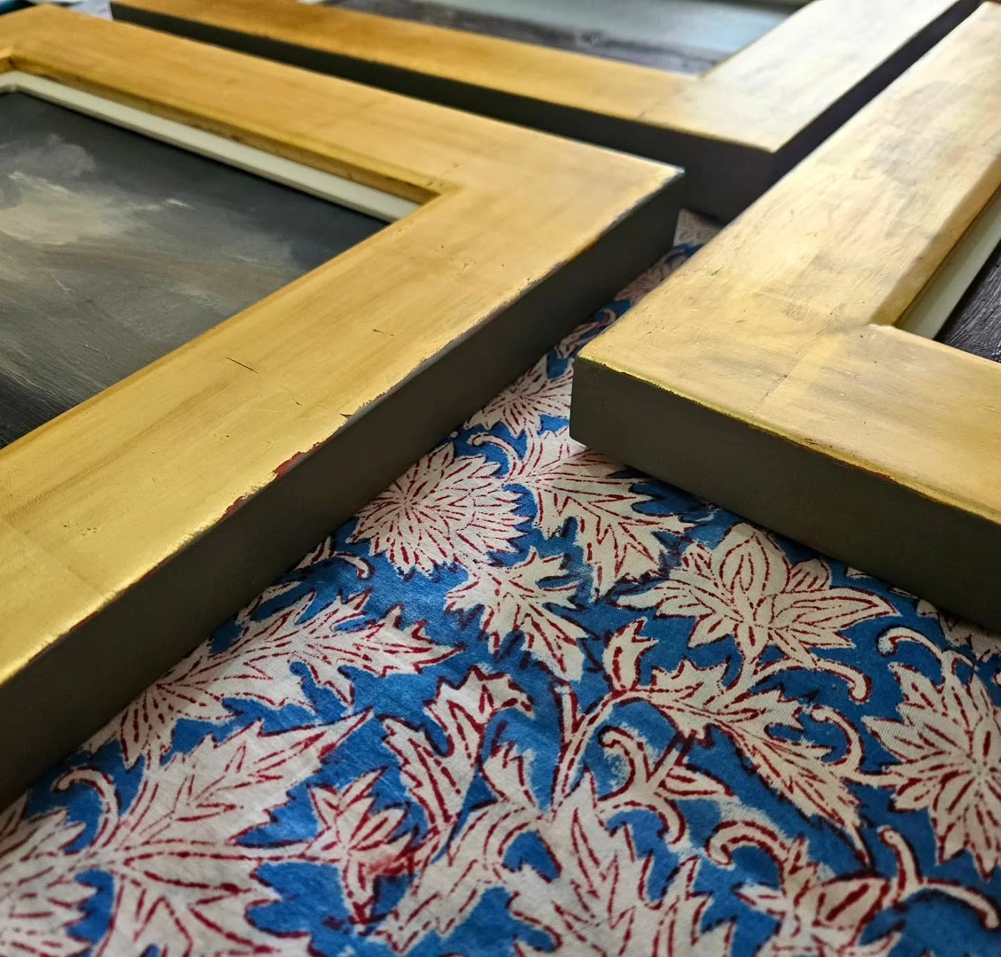 Putting a few lovely frames together for @laurafinlaysonart  upcoming exhibition @tathagallery ✨️ 
I have a relaxed exterior only to mask the true inner turmoil. 
That's how I cope with deadlines.