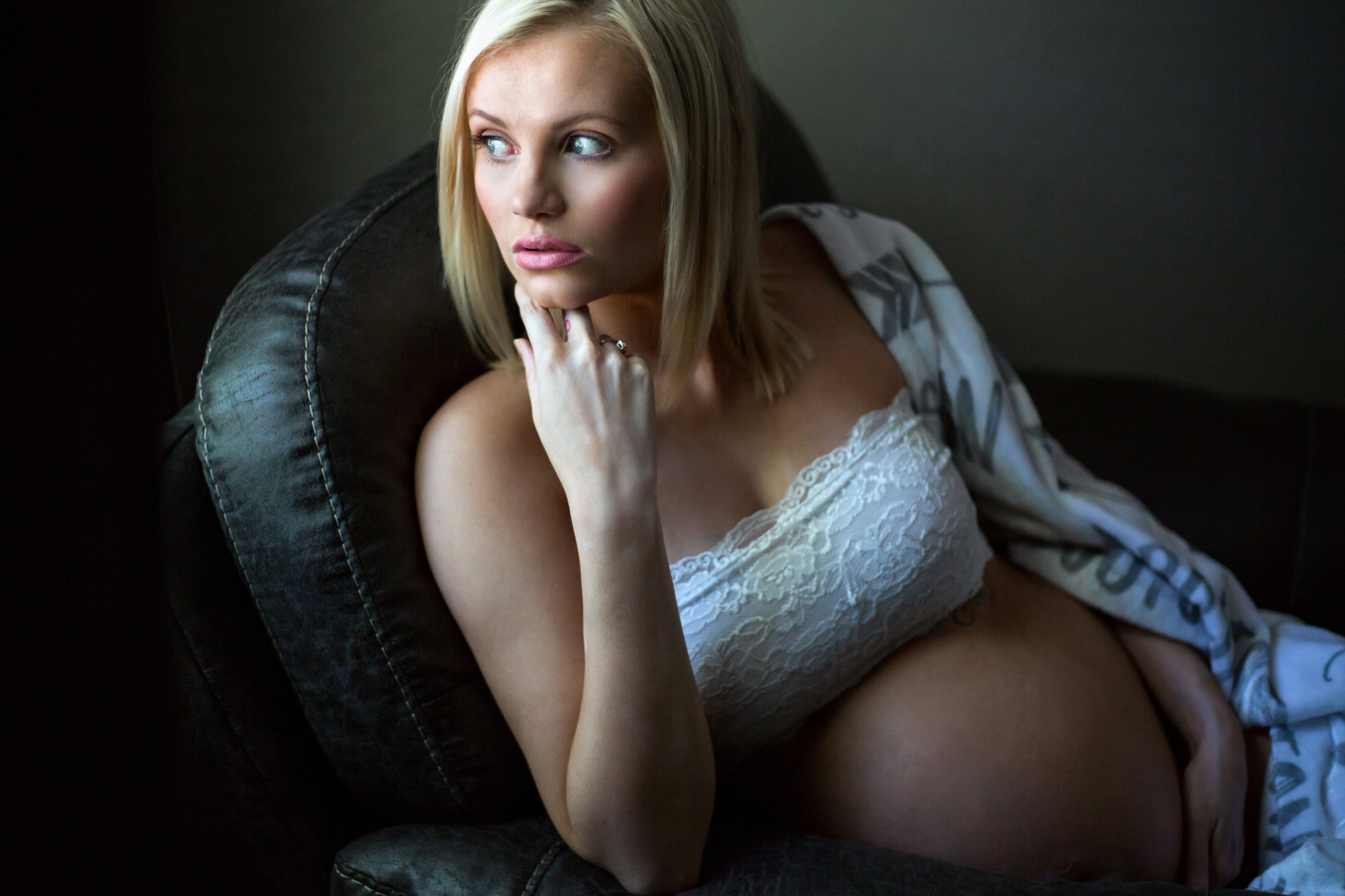 KansasCityMaternityBoudoir0002.jpg