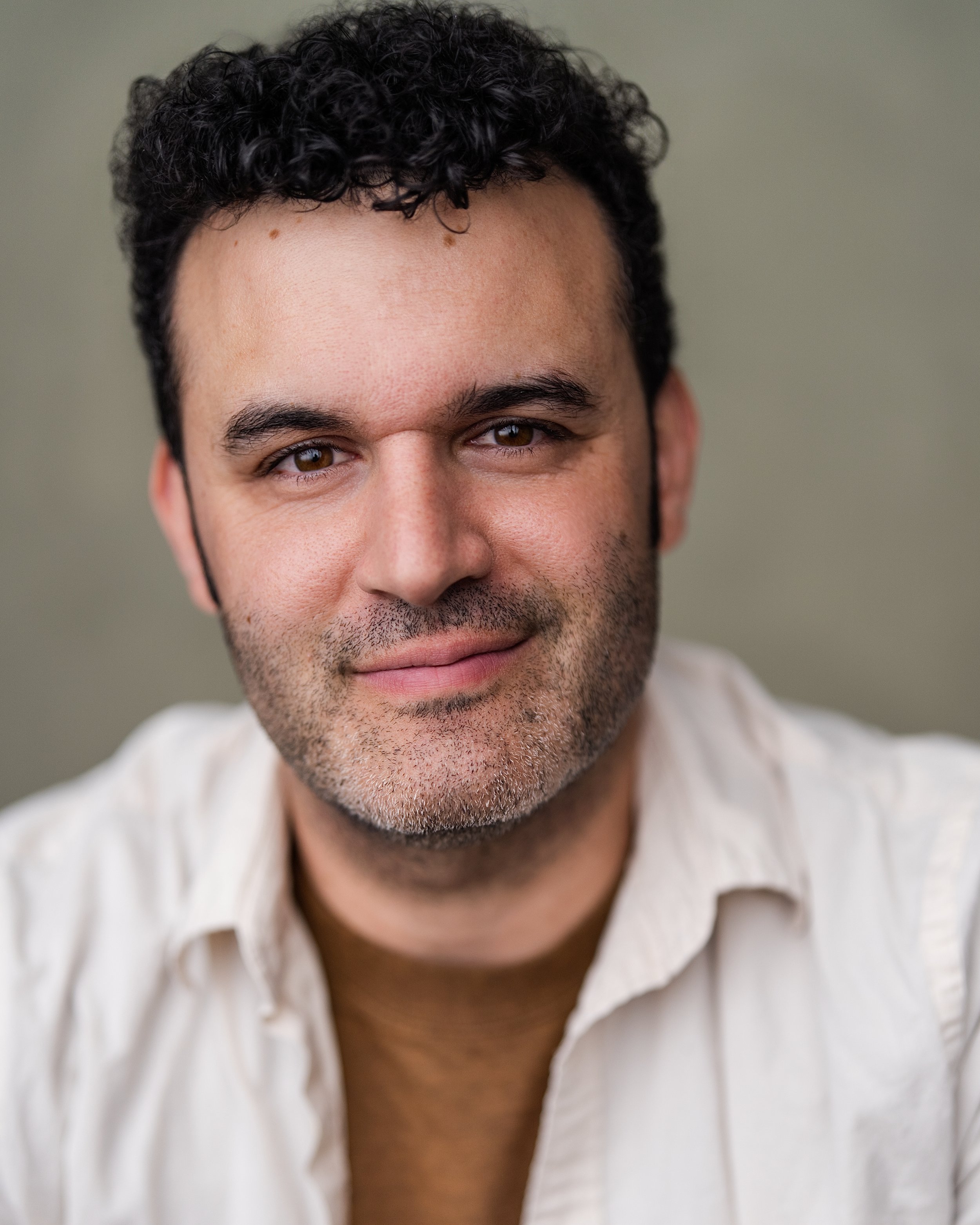Travis Murad Leland Headshot 1