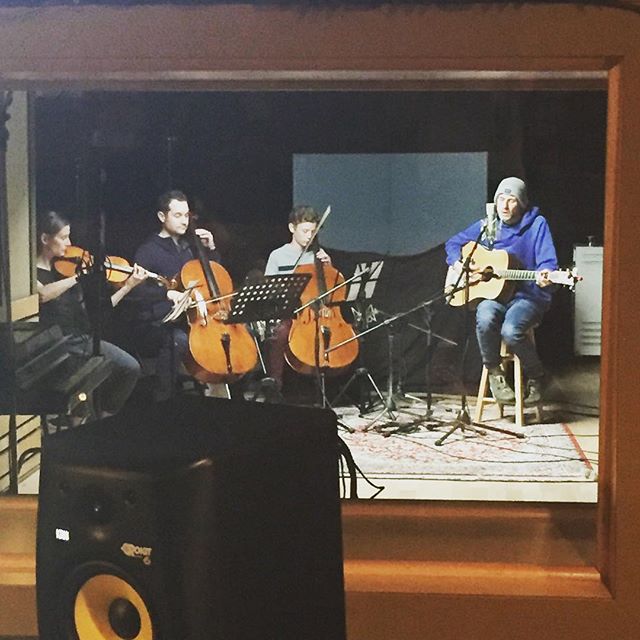 Throwing back to recording a #yxeonetakes for Shawn Mackenzie over at @raissask 👌🎻🎤
