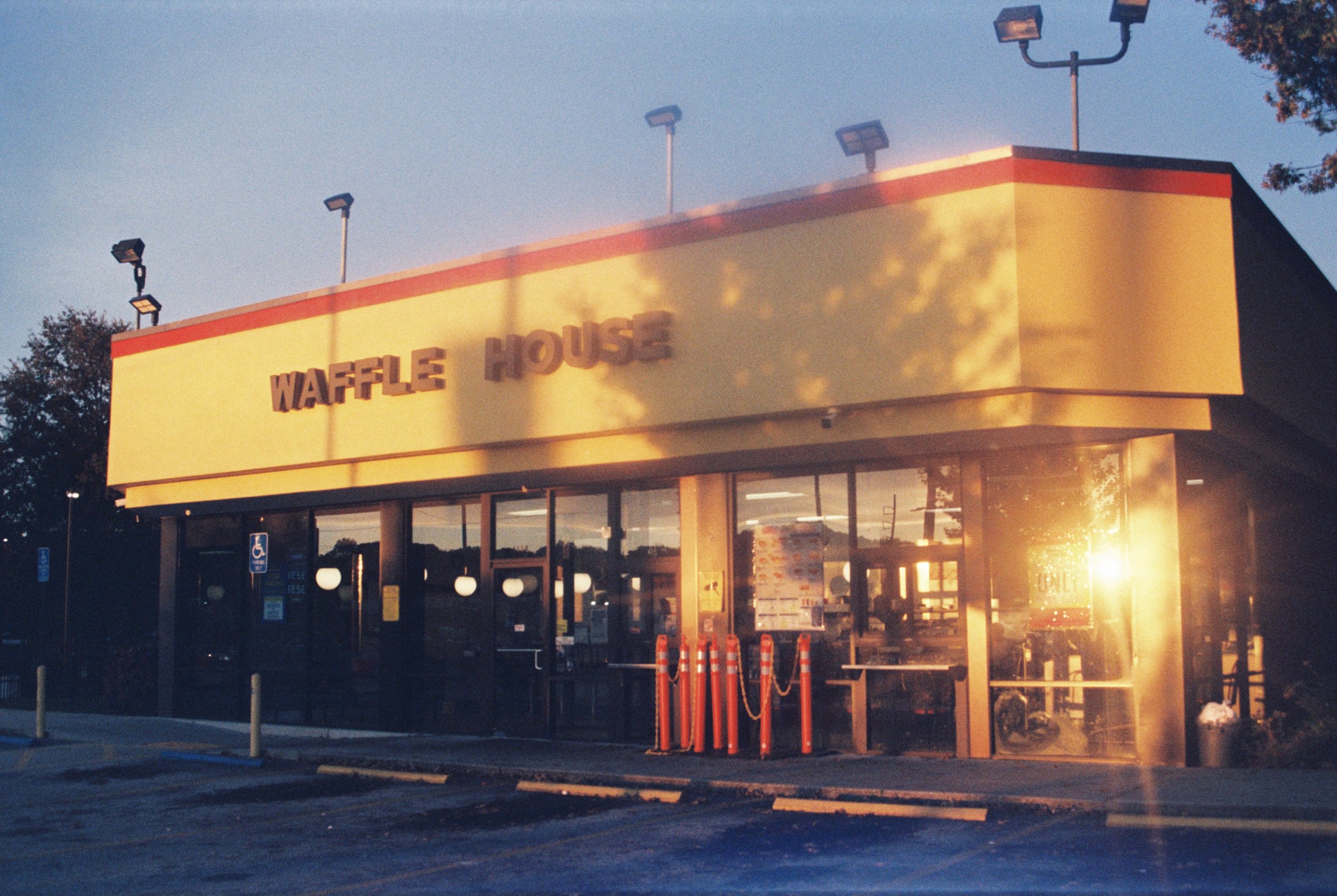 WAFFLEHOUSE_02.jpg