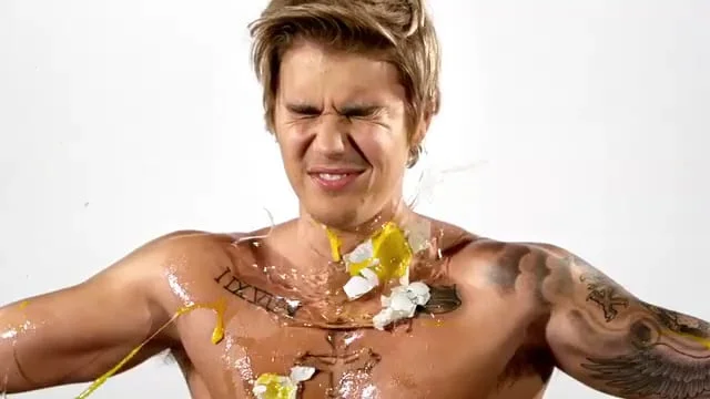 The Comedy Central Roast of Justin Bieber - Eggs