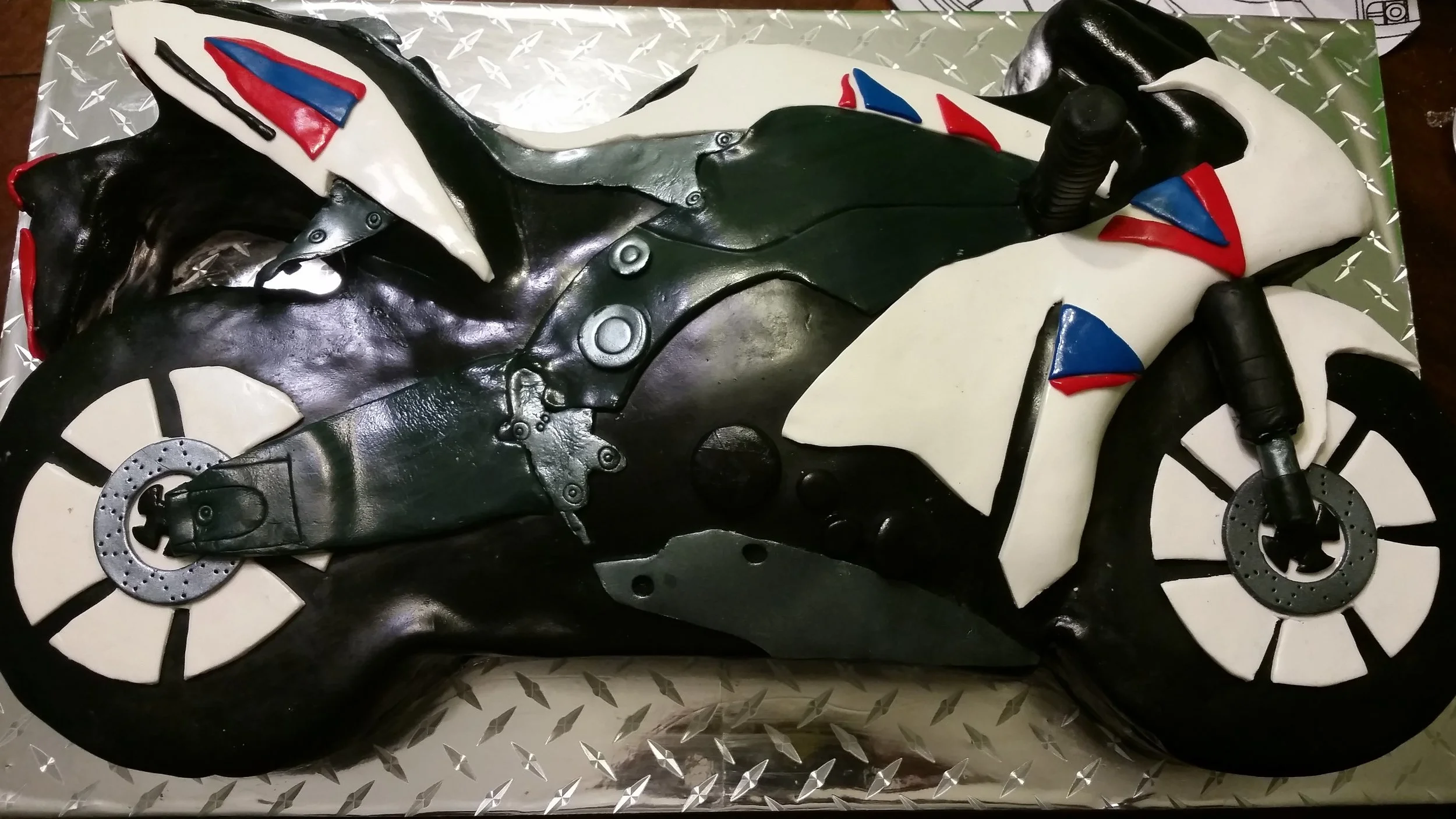 motorcycle cake.jpg