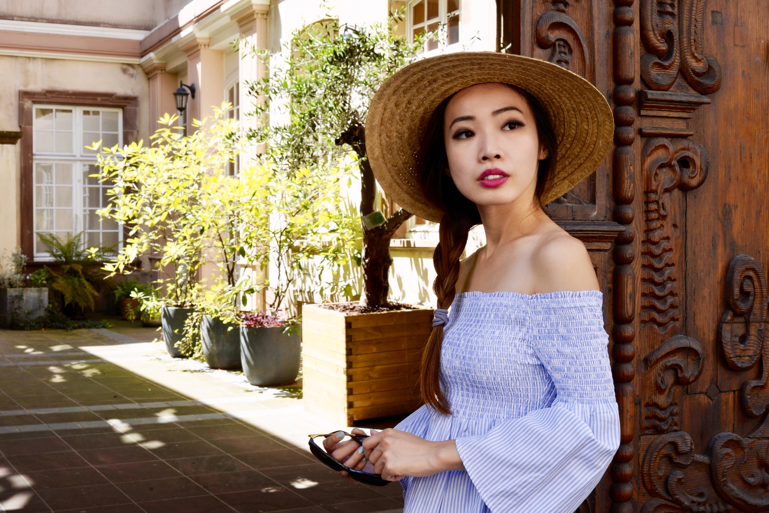 Top from C&A €15; Straw hat €15