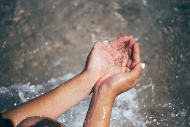 water-in-hand_373x.jpg