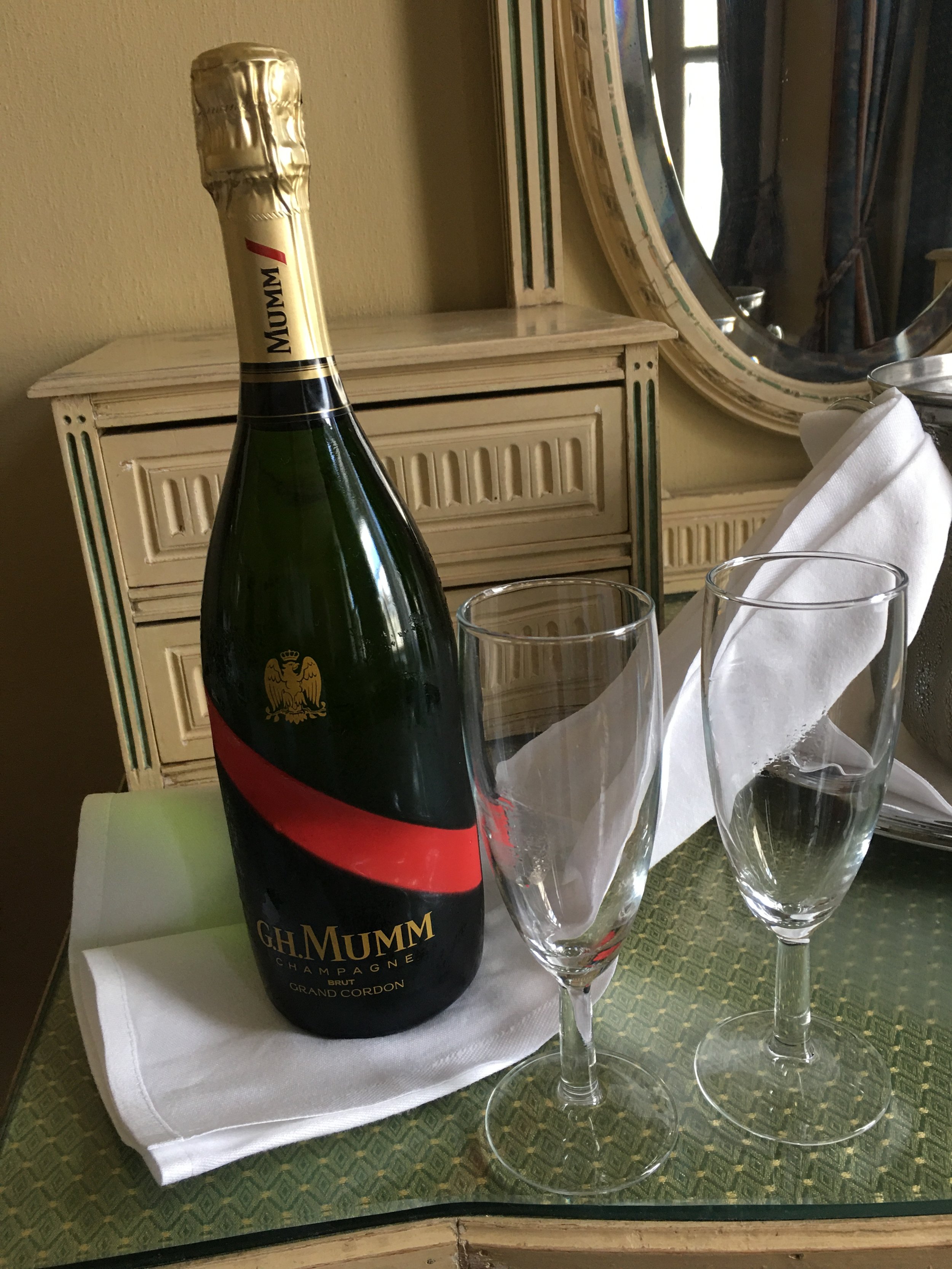 Champagne France tours: Dom Perignon, Mumm, Moet