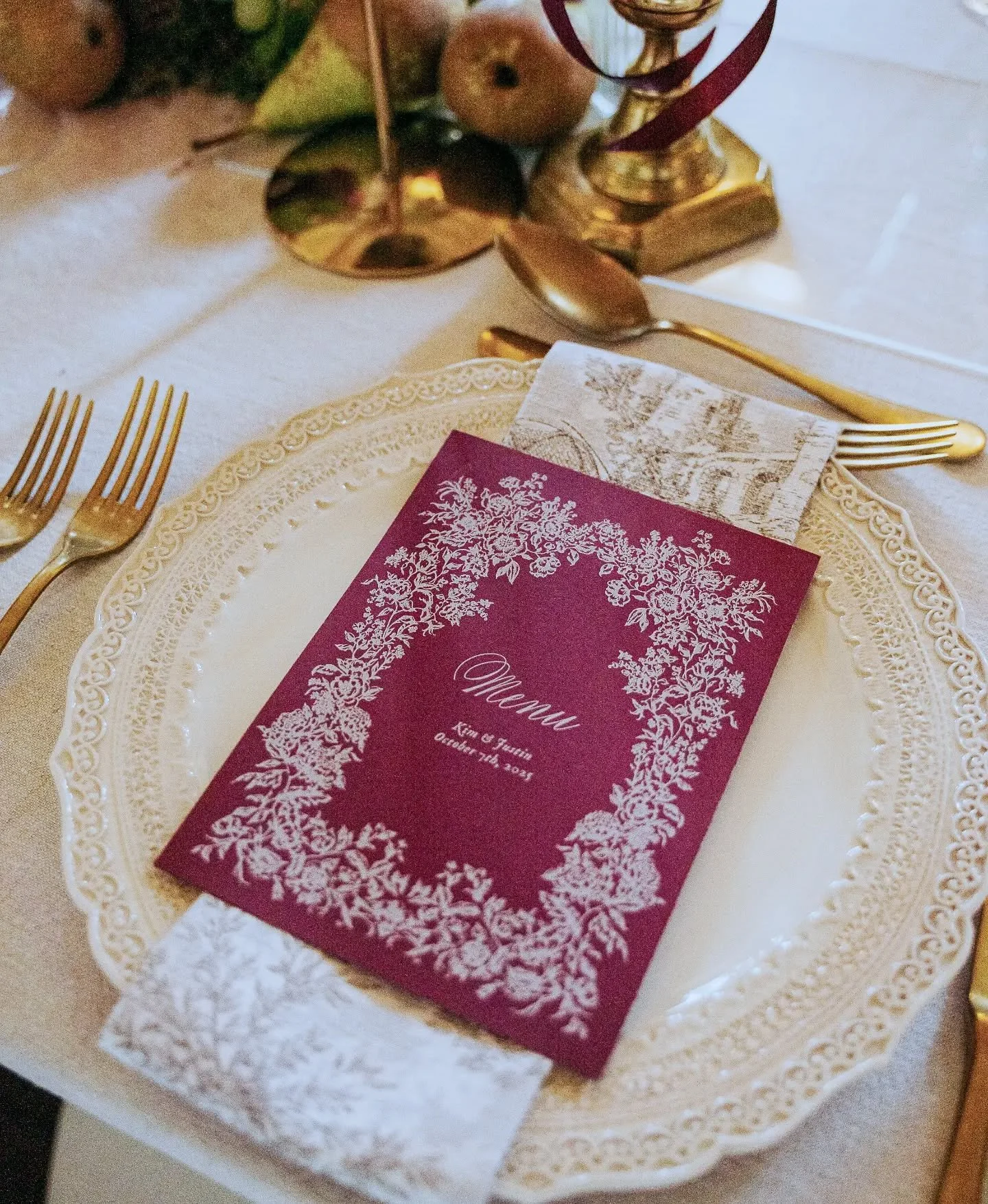 Wedding menus for K&amp;J. ✨

Photography @superweddingsfilm
Planning &amp; styling @betty_williamson 
Flowers @therosehipandberry 
Venue @belle_isle_estate