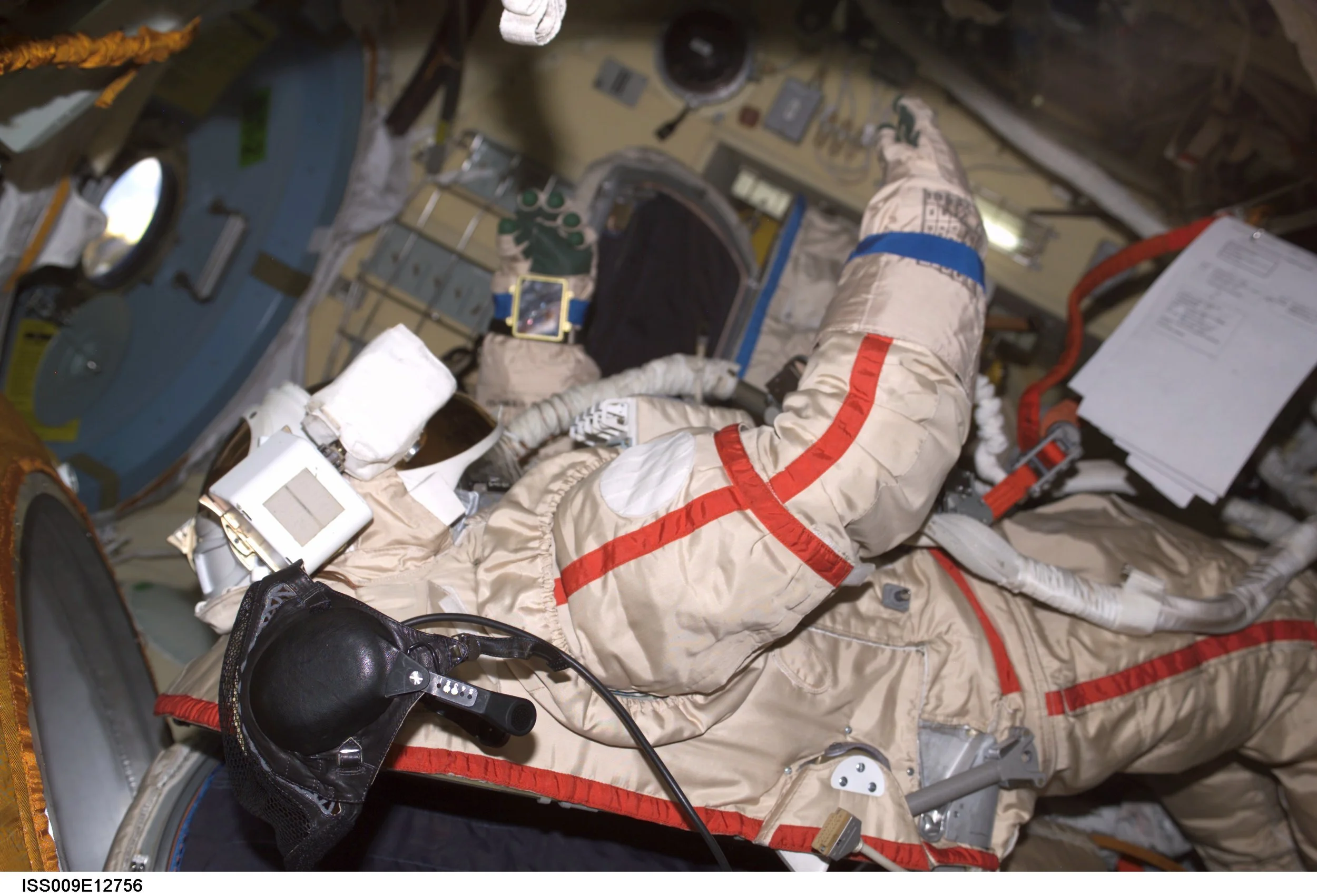 orlanspacesuit.jpg