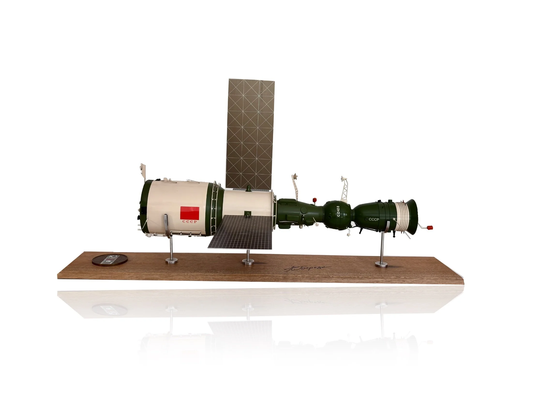 Final  Interkosmos Mission Salyut 6 Soyuz t-4 Soyuz-40 Soviet Handmade Presentation Space Model