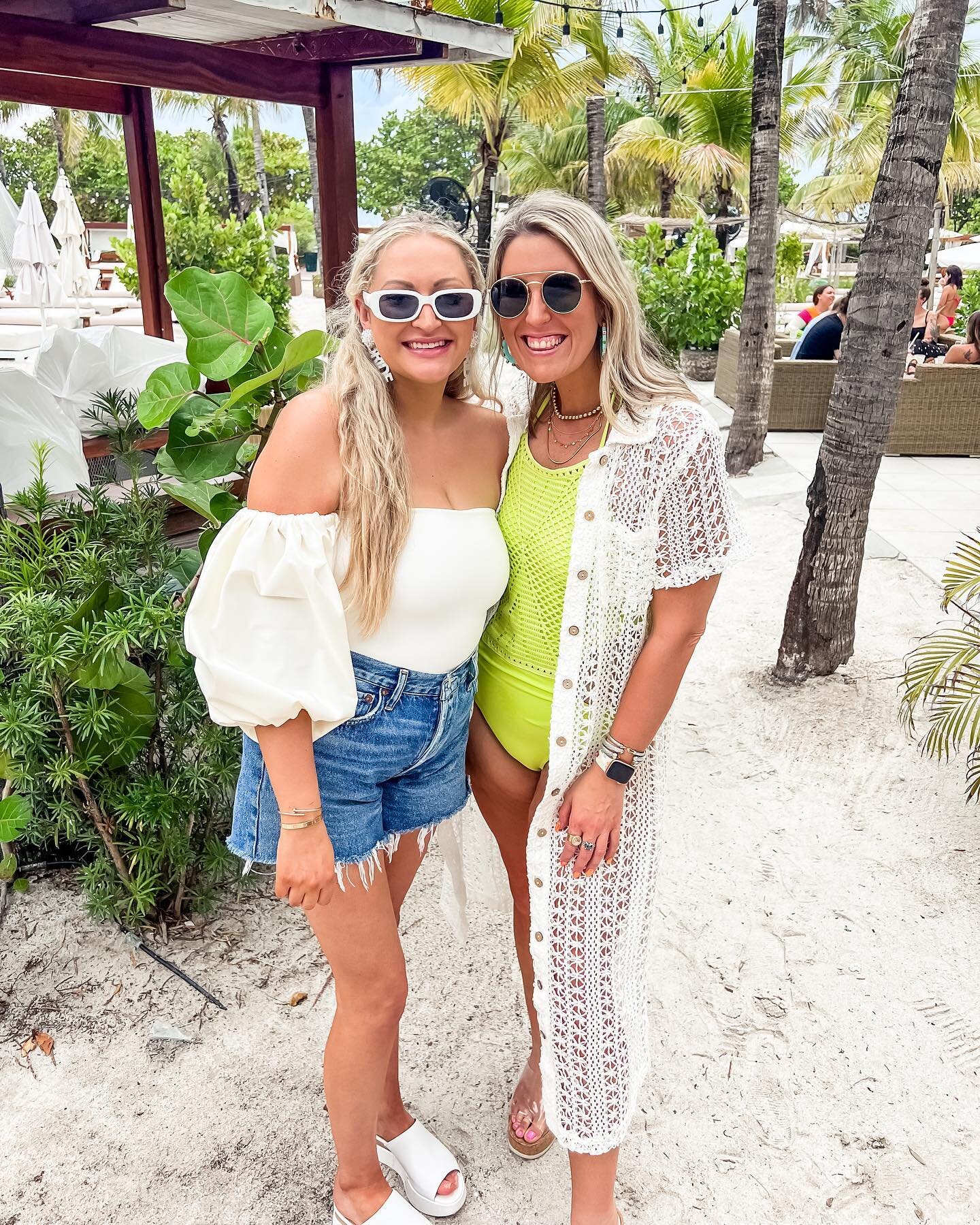 we&rsquo;re in miami bach 🩵🥂💚🪩💋🩷🤩
.
the best bachelorette weekend celebrating @abiglisson only 54 days til you&rsquo;re finally a FREEMAN 🥳 i love you &amp; cant wait til the big day!!
.
.
.
#miamibachelorette #neonnights #miami #southbeach #