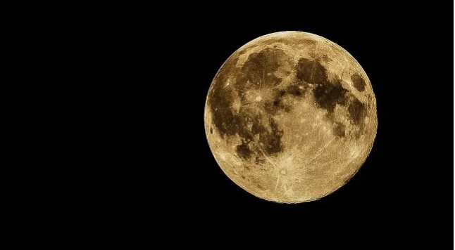 Between Night and Day