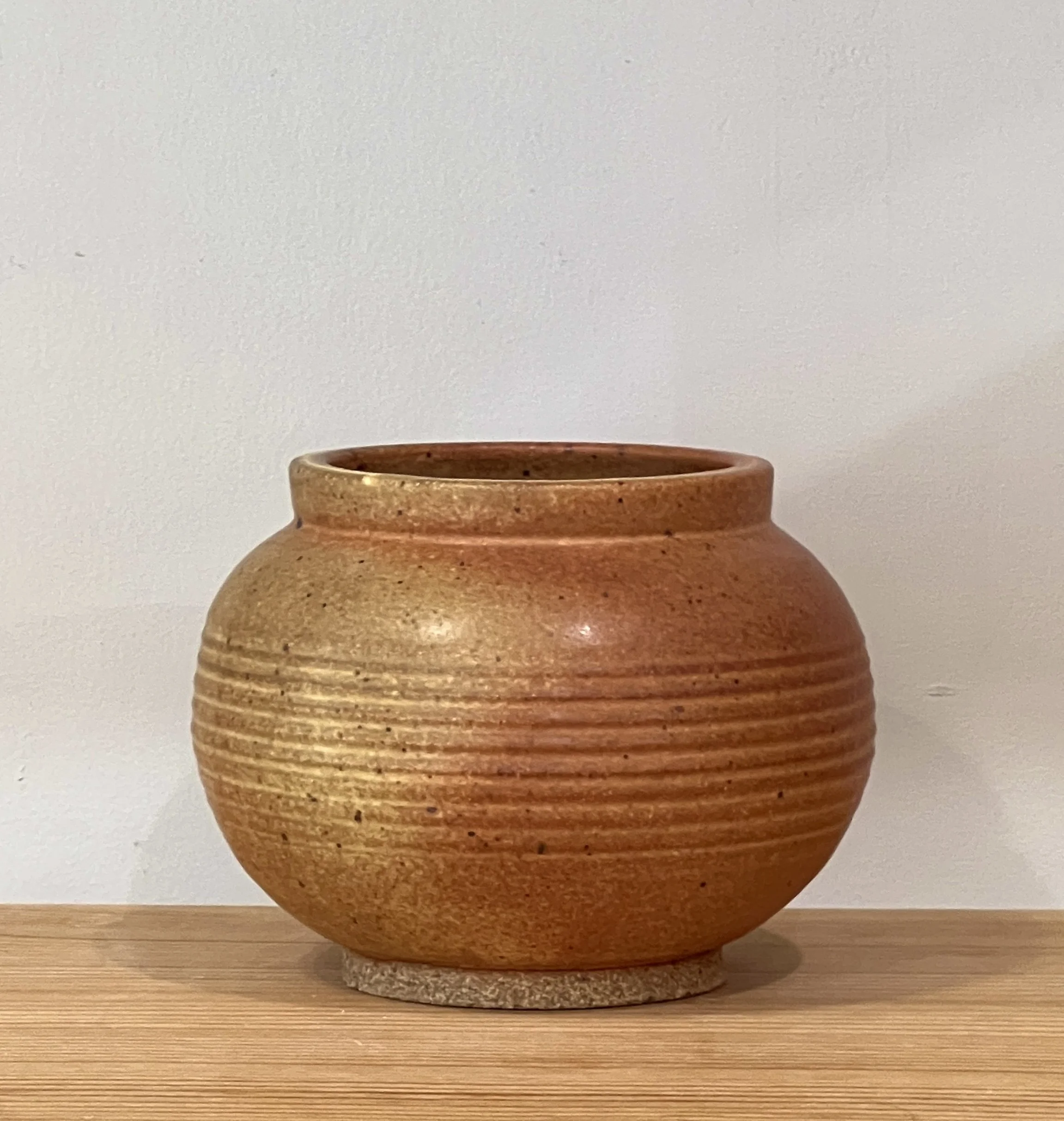 Petite Sunburst Ribbed Vase