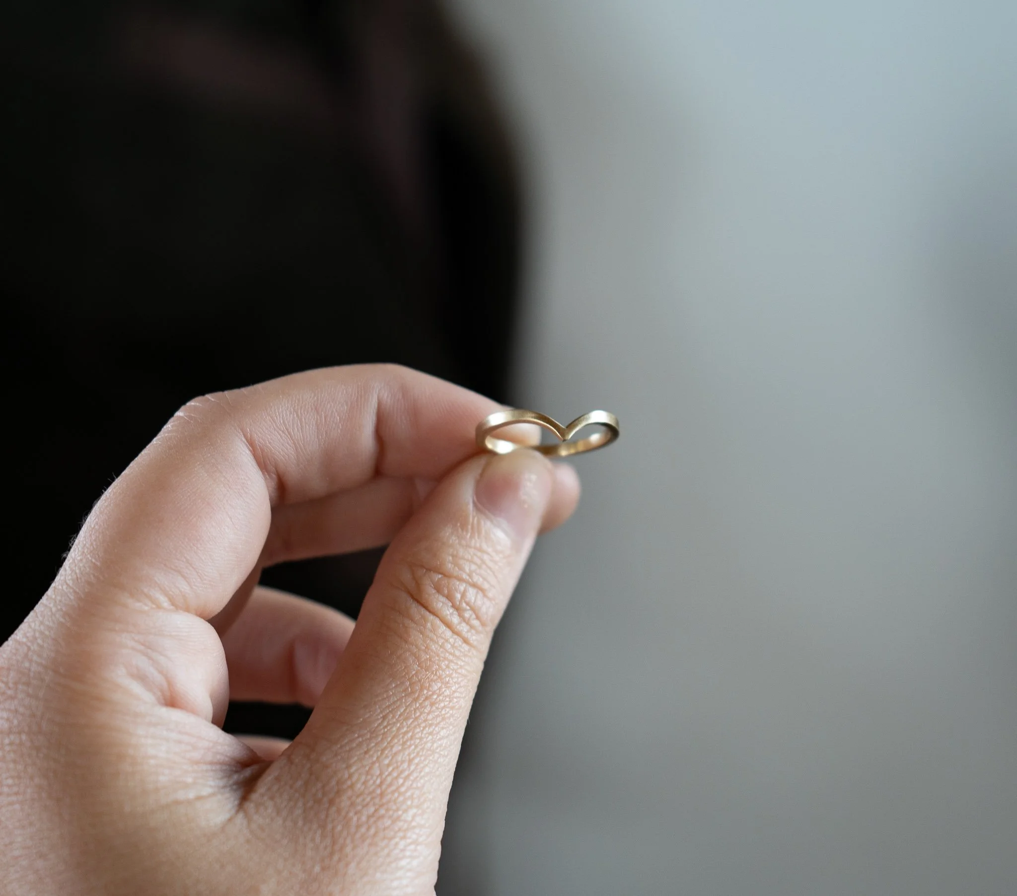 14k Yellow Gold Chevron Band