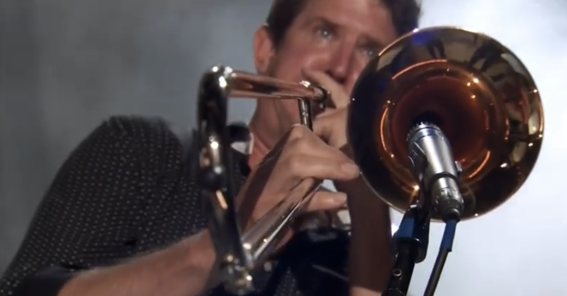 Darren Live on AXS w Garth Brooks.PNG