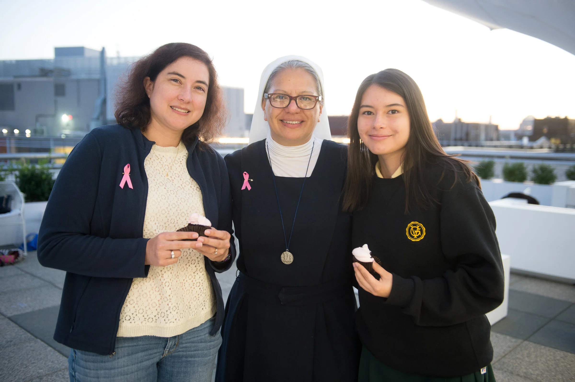 2017 0929 -- Think Pink with Visi students -- 0163.jpg