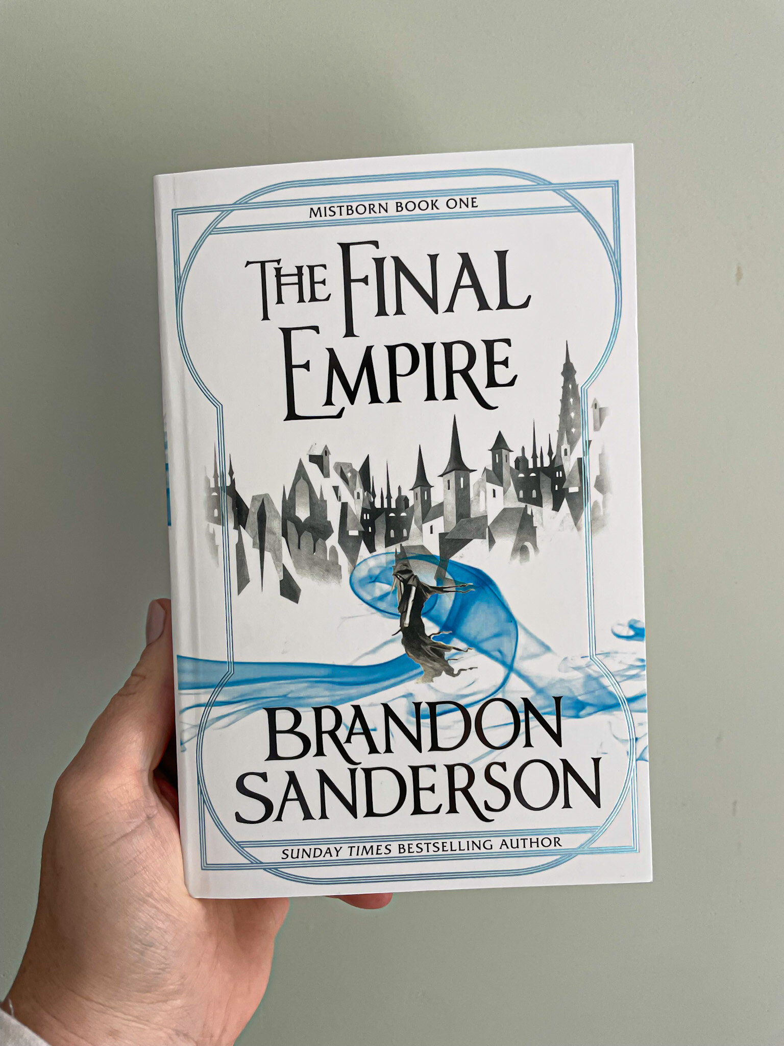 The Final Empire: Mistborn Book One - Brandon Sanderson