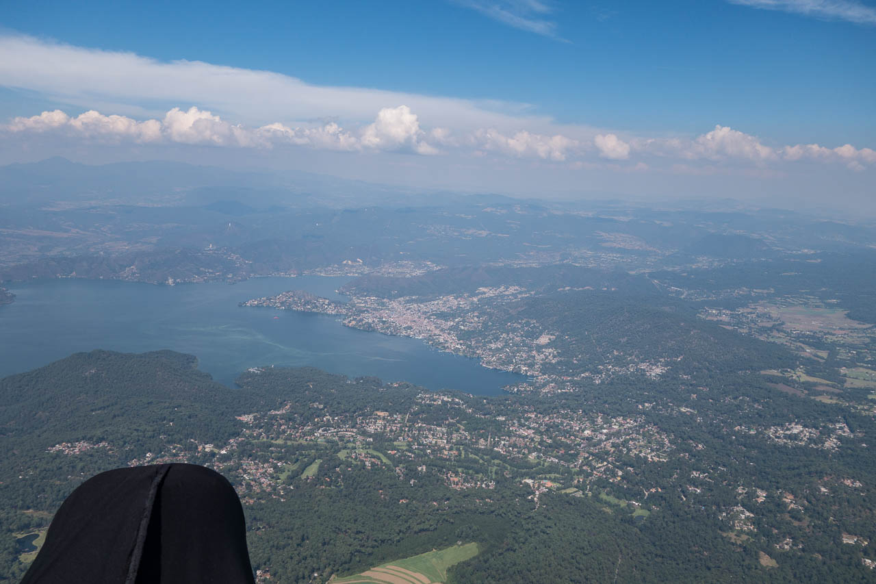 gliding-to-valle-de-bravo-mexico.jpg