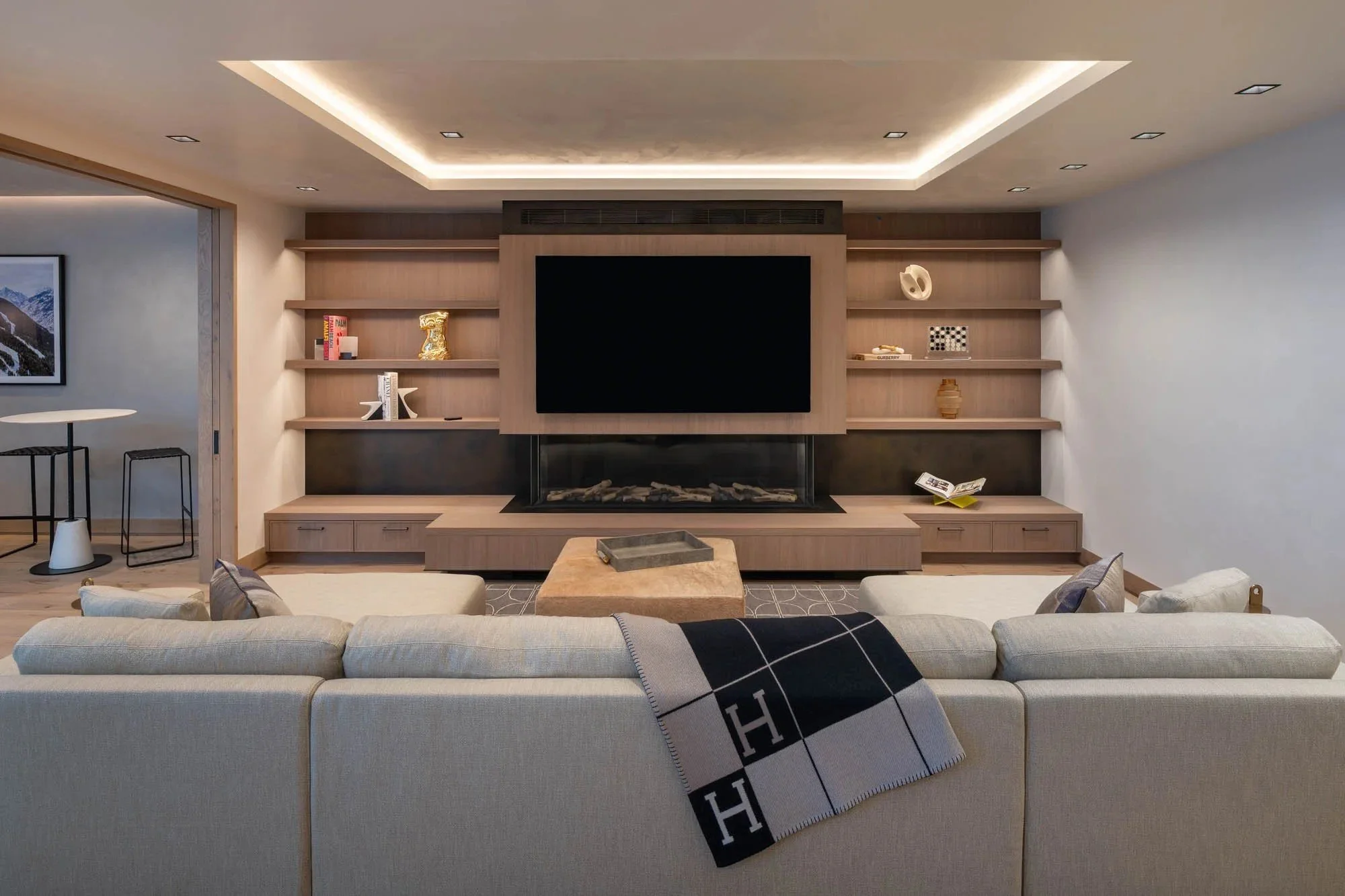 411 Pearl Lounge 01.jpeg