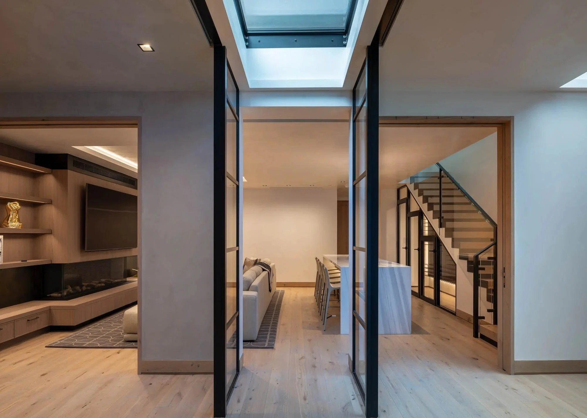 411 Pearl Lower Hallway 01.jpeg