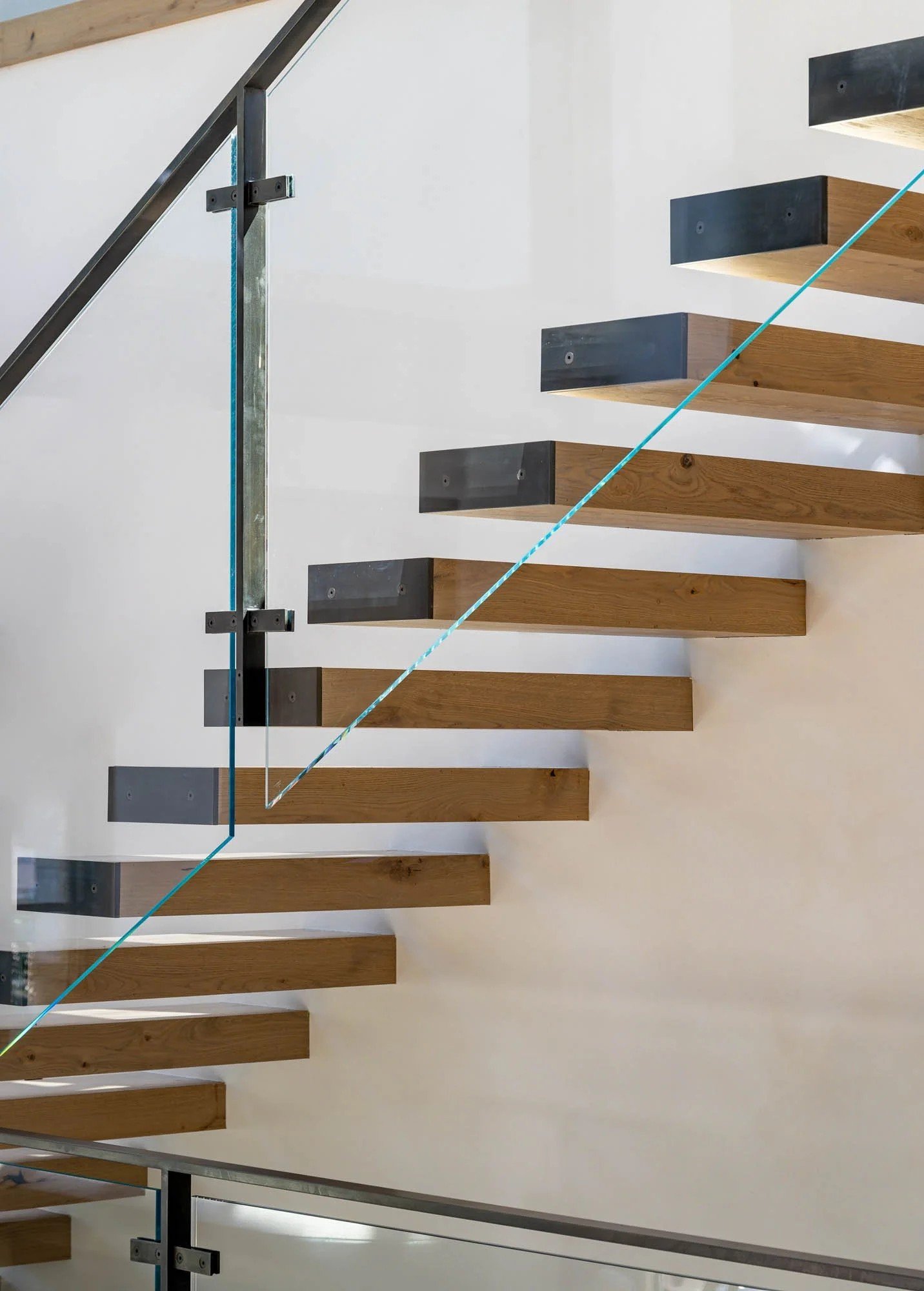411 Pearl Stair 02.jpeg