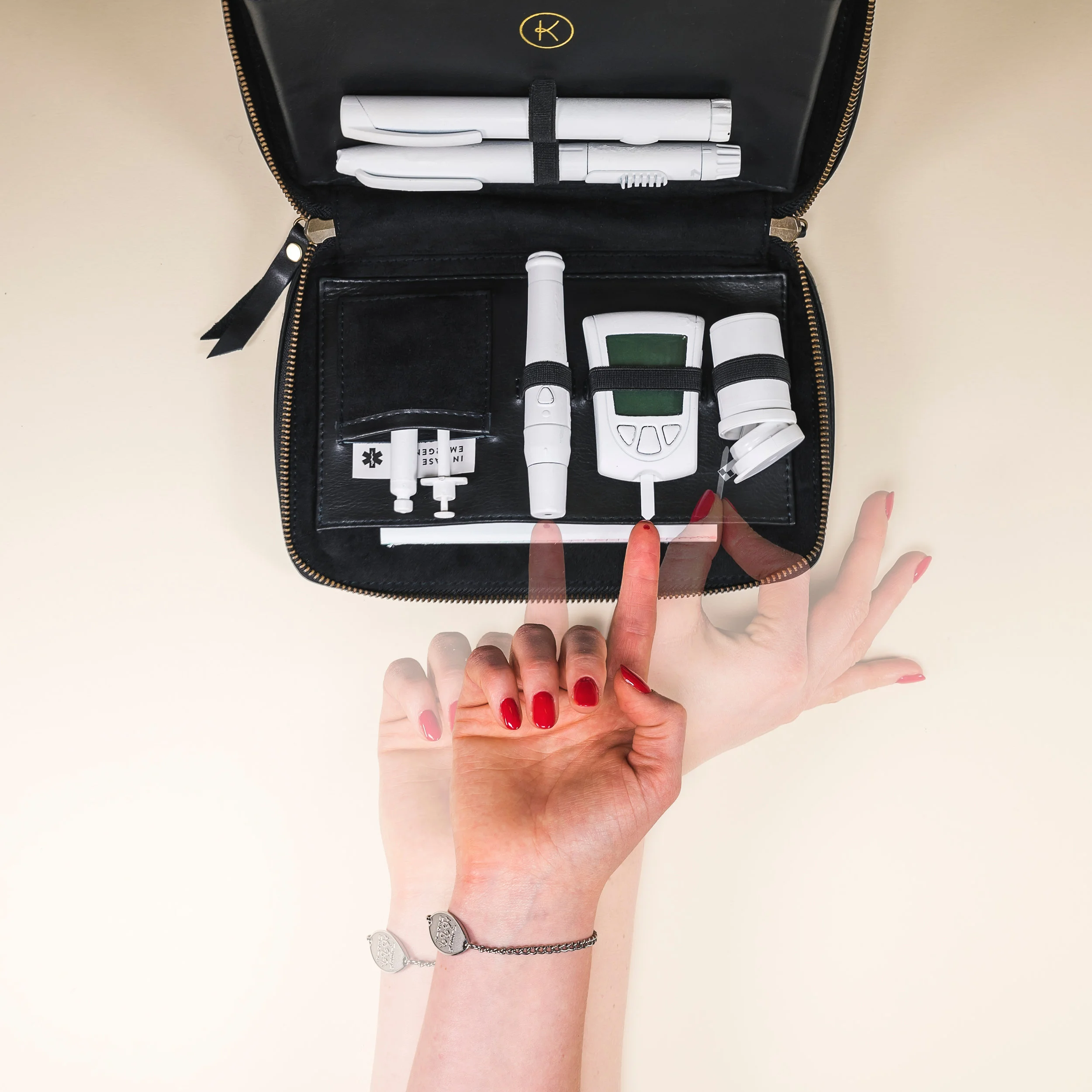 Copy of Diabetes testing is easy: test straight from the KYT Crossbody bag without removing equipment
