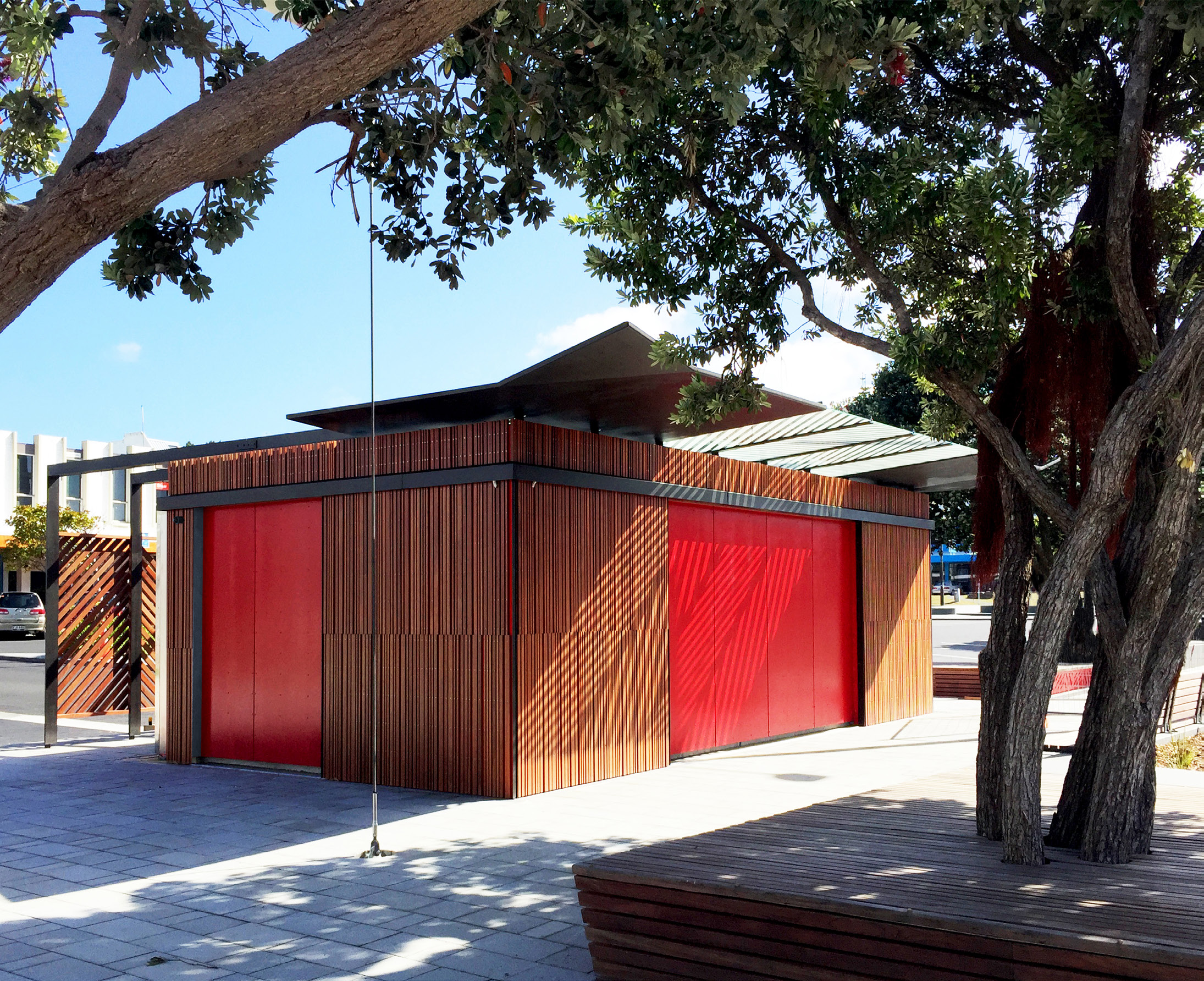 The kiosk combines robust materials with visual warmth and softness, helping to create an inviting, friendly destination. 