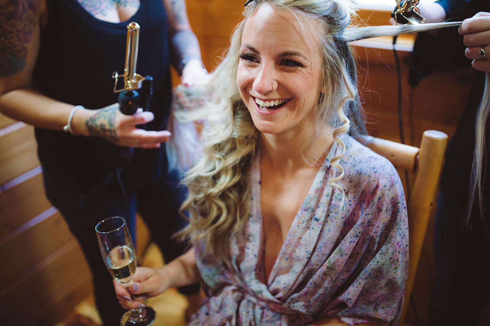 This is what a relaxed Bride looks like on her wedding day! Captured by Marnie Cornell Photography