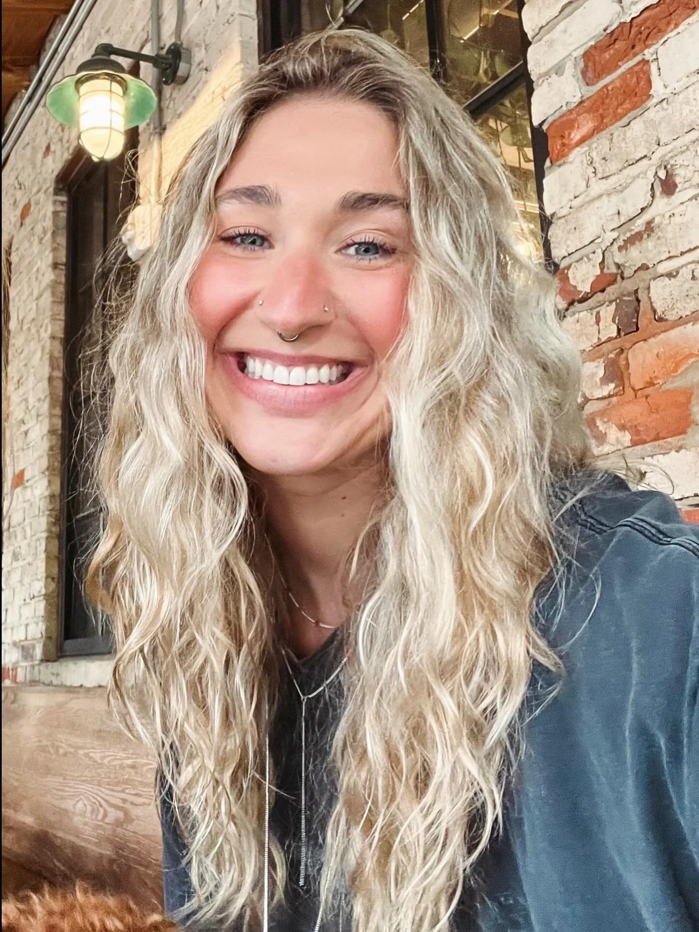 ✨Everyone, Meet Kristin!! ✨

She brings to our team, 9 years of experience behind the chair! 

Kristin is all about creating effortlessly lived-in blondes that blend art and authenticity, and customized luxury color.
 
She has trained with R+Co, Gold