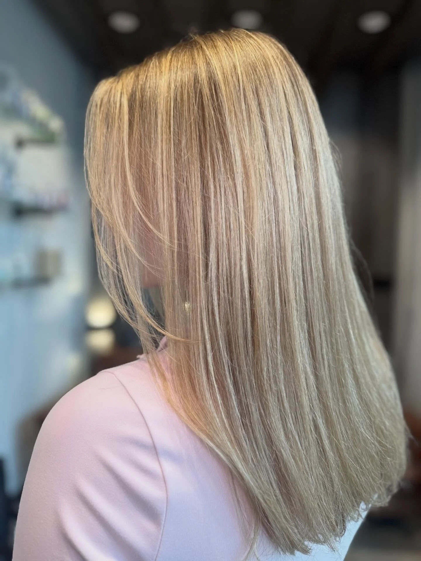 This Blonde looks just like sunshine, and has us all ready for Spring! ☀️

If you want to achieve your blonde goals, book with Kaleigh now! Link in bio.