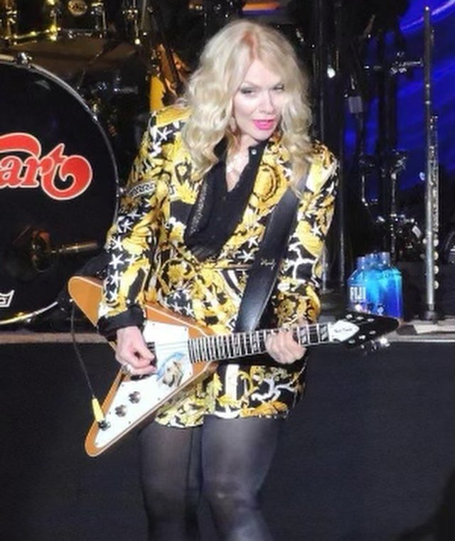 Legendary guitarist and vocalist for @heartofficial , Nancy Wilson @nancywilson , using her Armor Gold @armorgoldcables. Heart was inducted into the Rock and Roll Hall of Fame in 2013. Catch Heart out on their US tour starting later this month. #hear