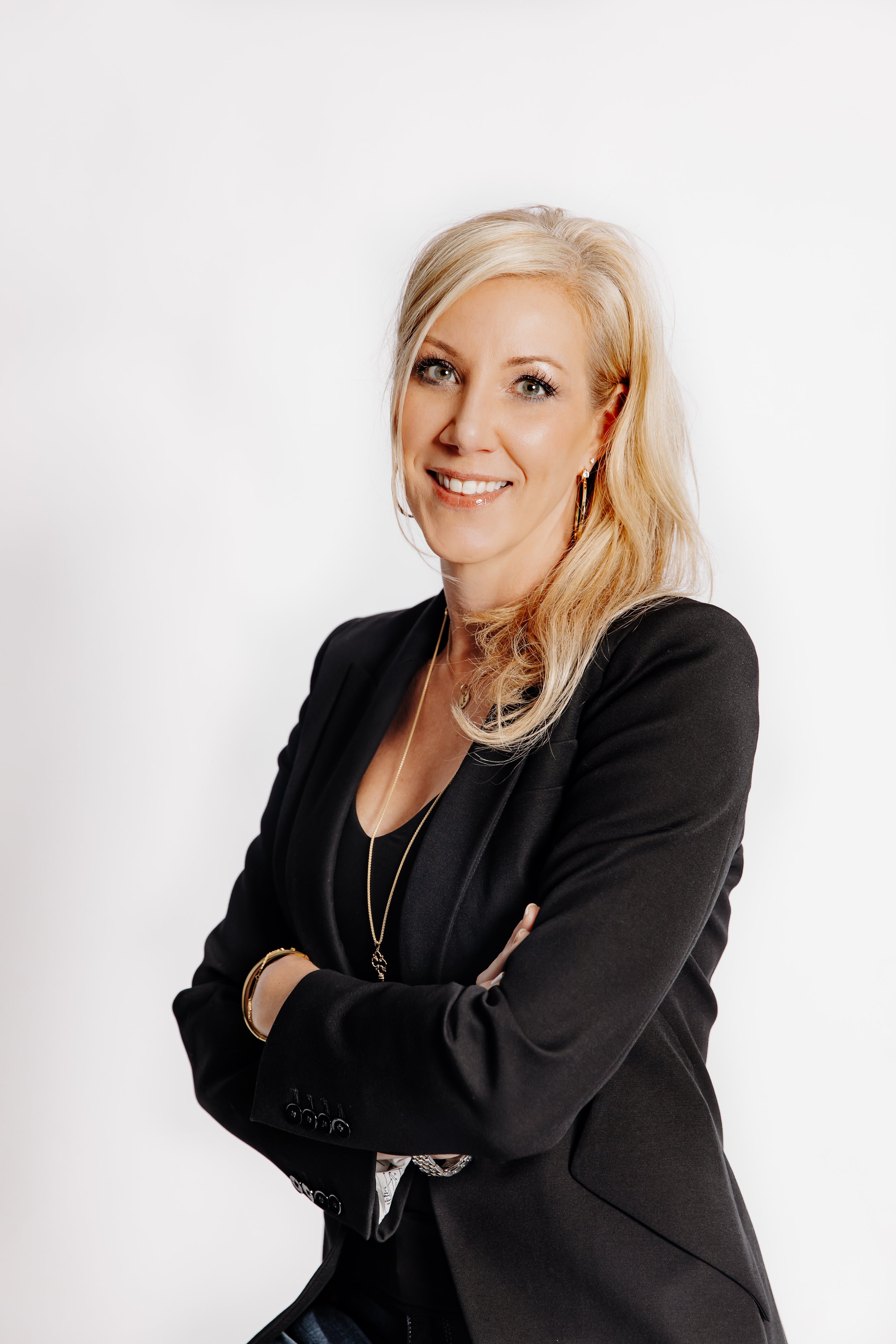 ERIN K HEADSHOTS06.jpg