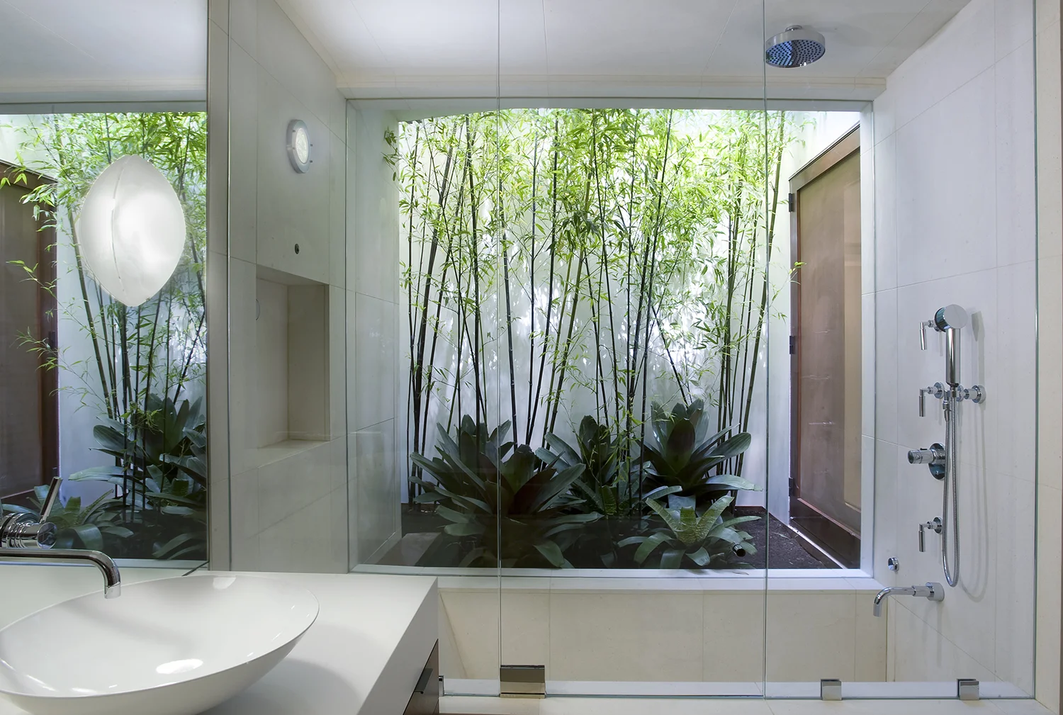 Bathroom 1.jpg