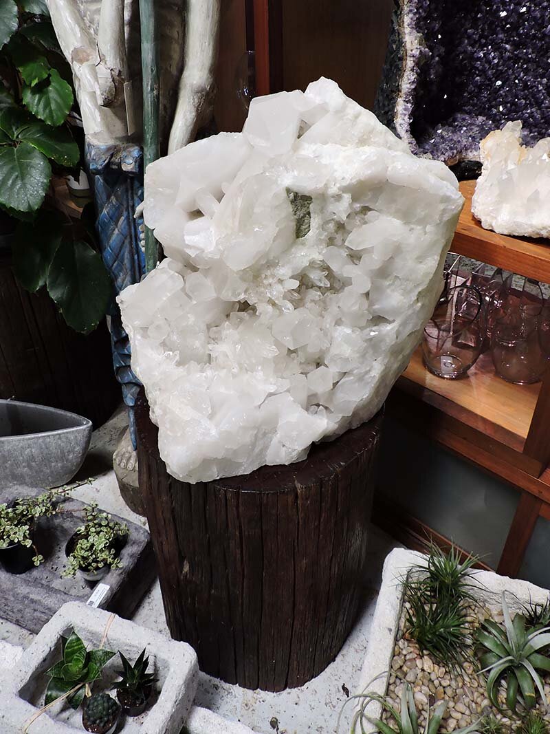 Large Cluster Statue with Clear Point